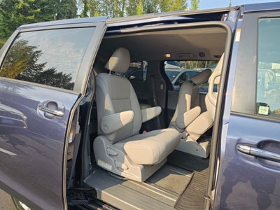 2020 Toyota Sienna XLE
