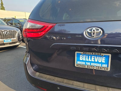 2020 Toyota Sienna XLE