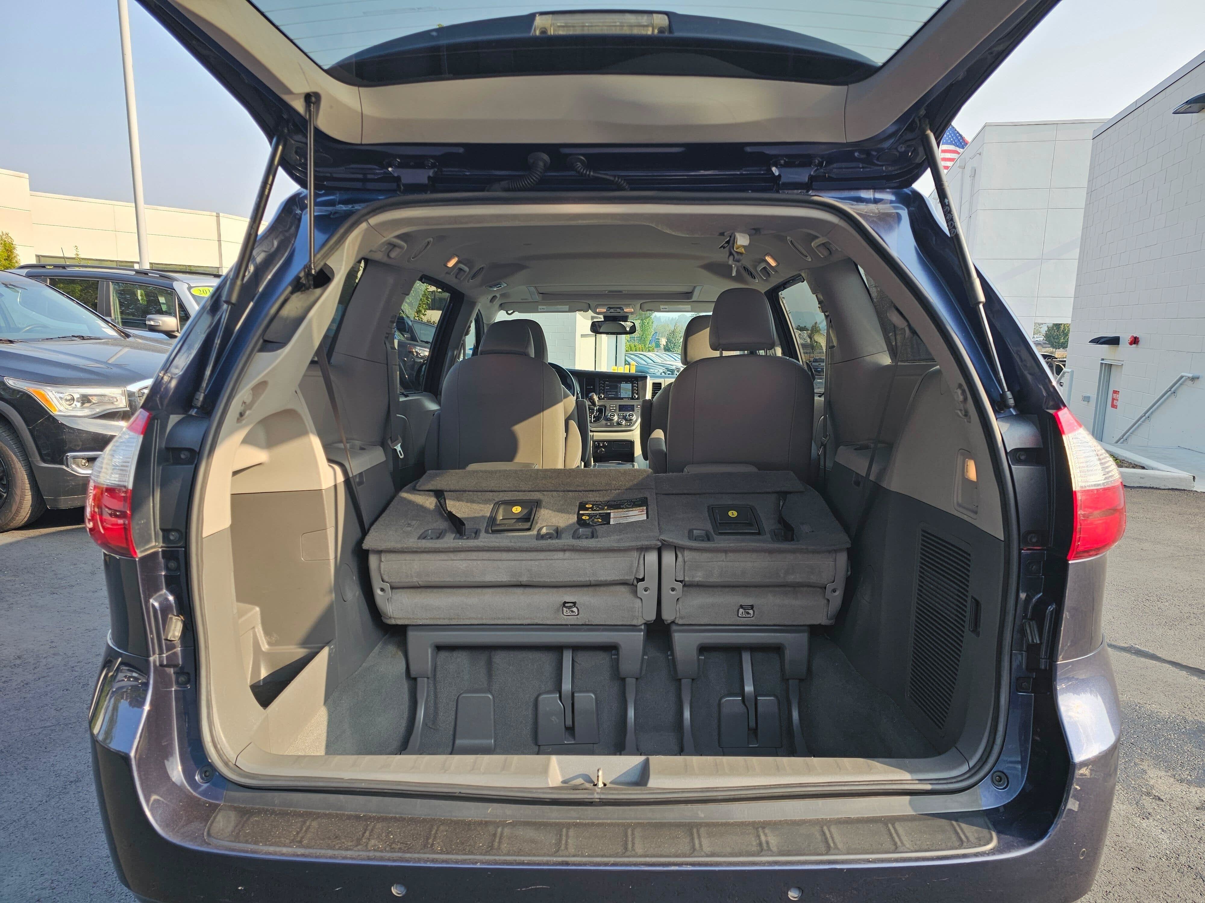 2020 Toyota Sienna XLE