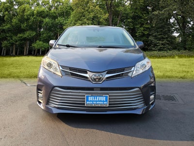 2020 Toyota Sienna XLE
