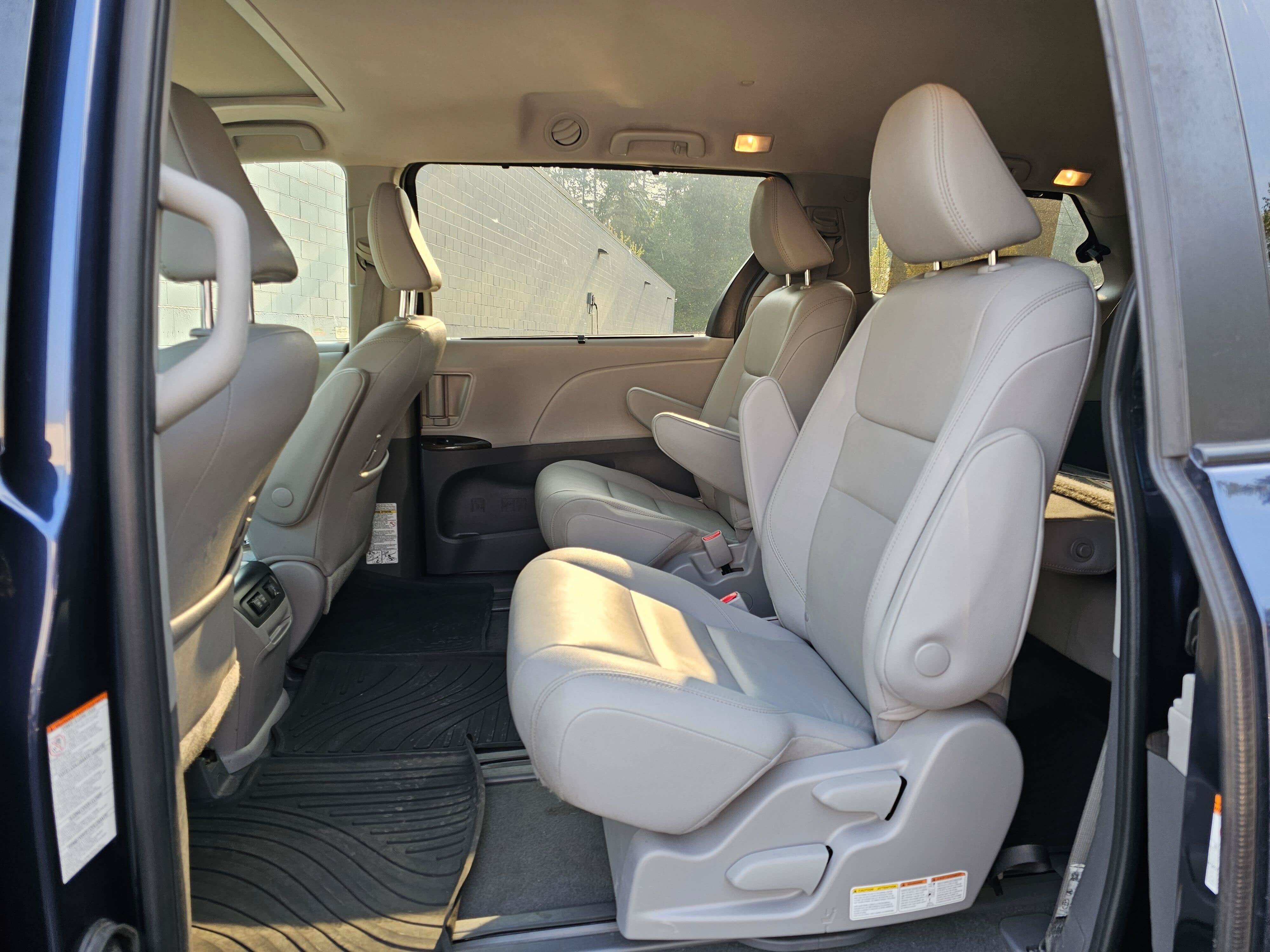 2020 Toyota Sienna XLE