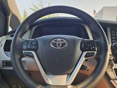 2020 Toyota Sienna XLE