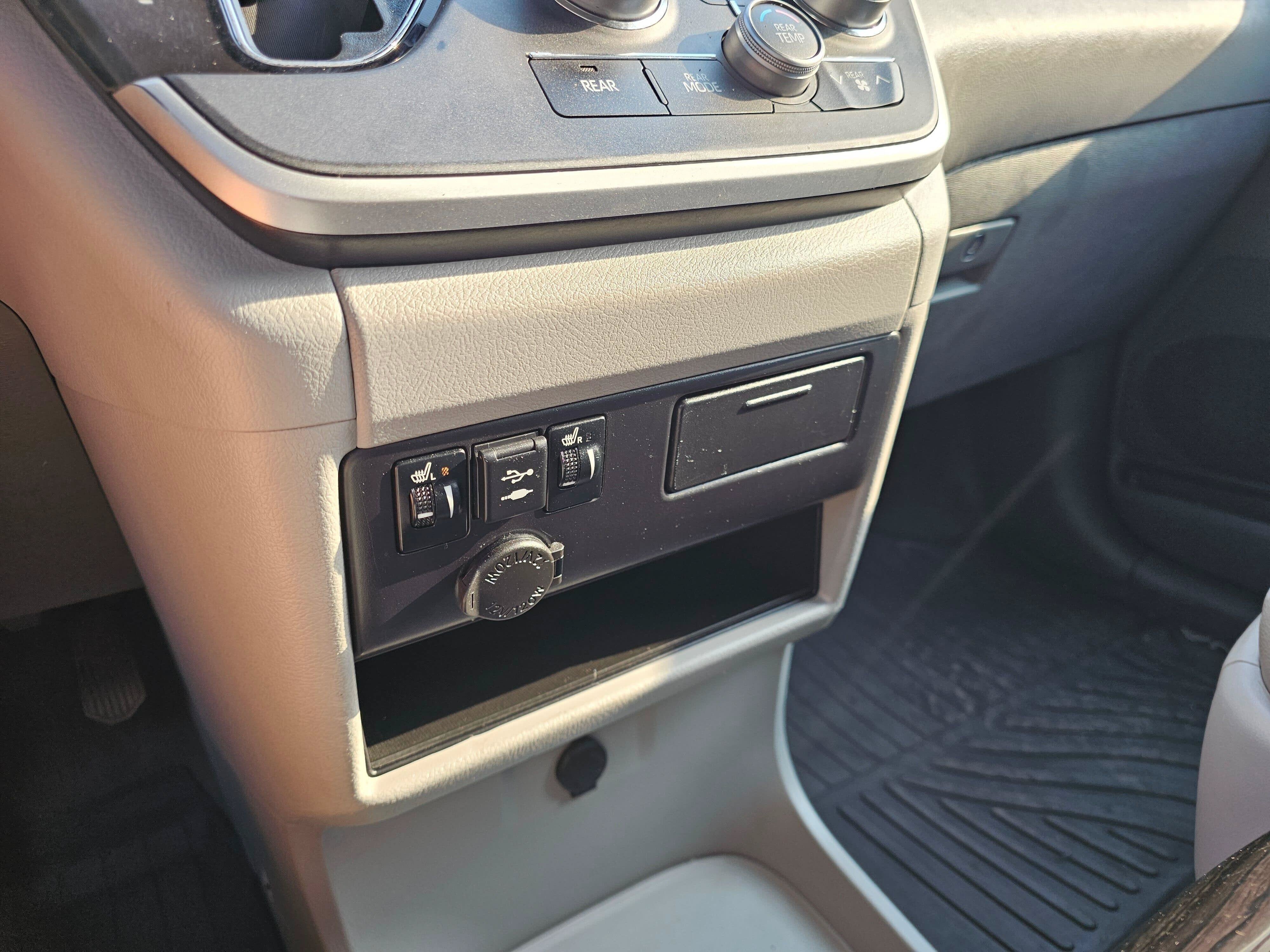 2020 Toyota Sienna XLE