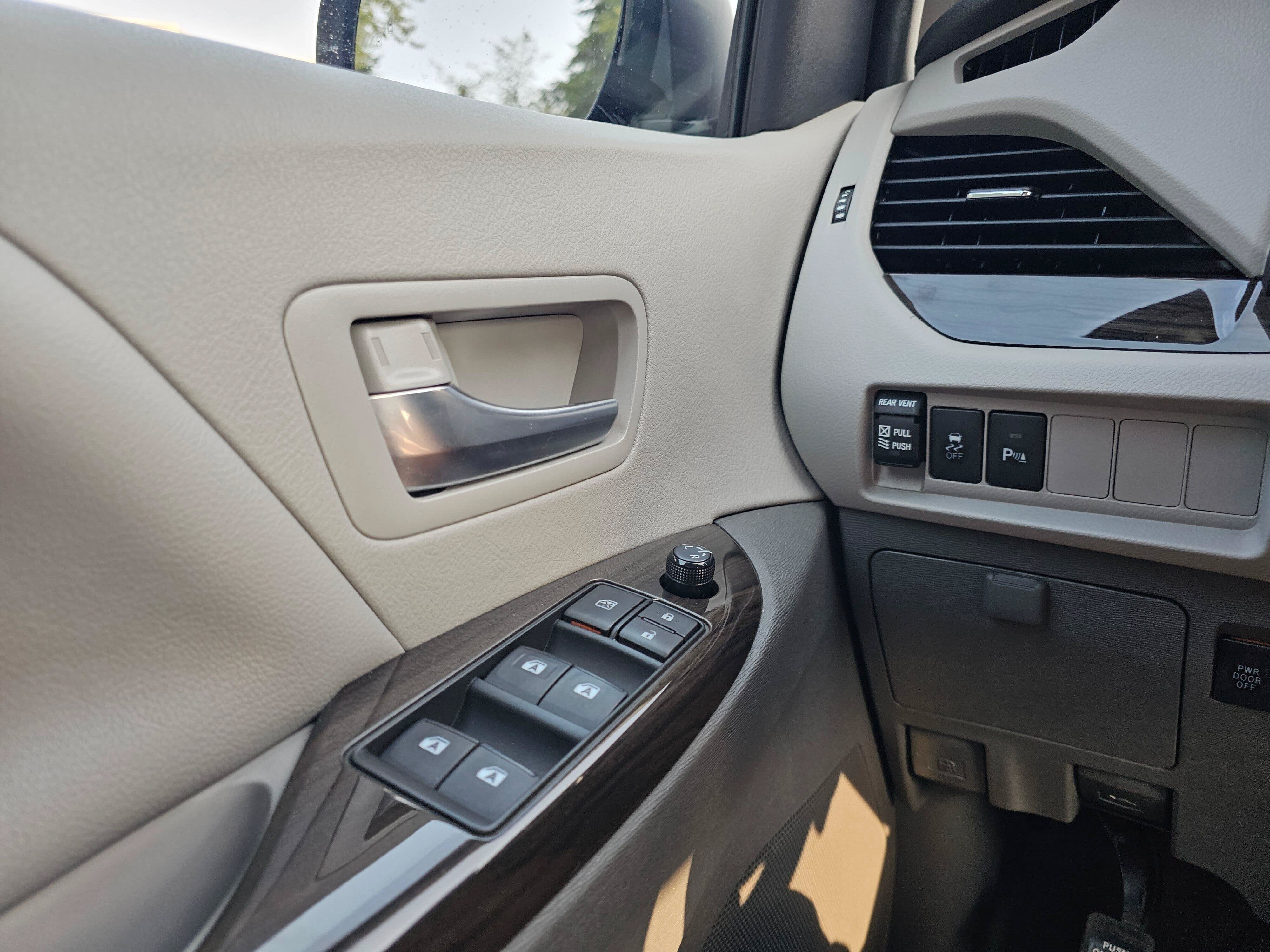 2020 Toyota Sienna XLE