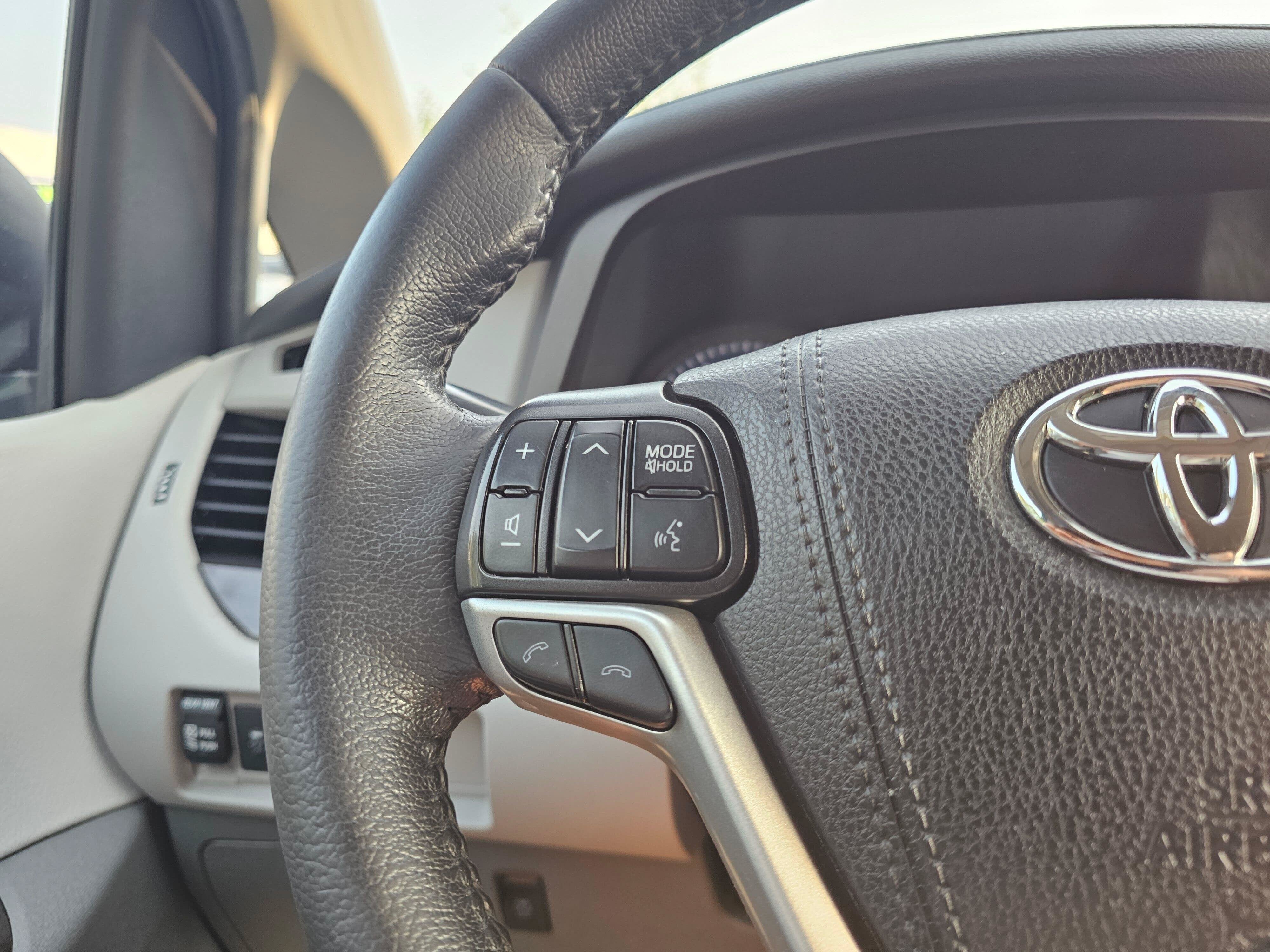 2020 Toyota Sienna XLE