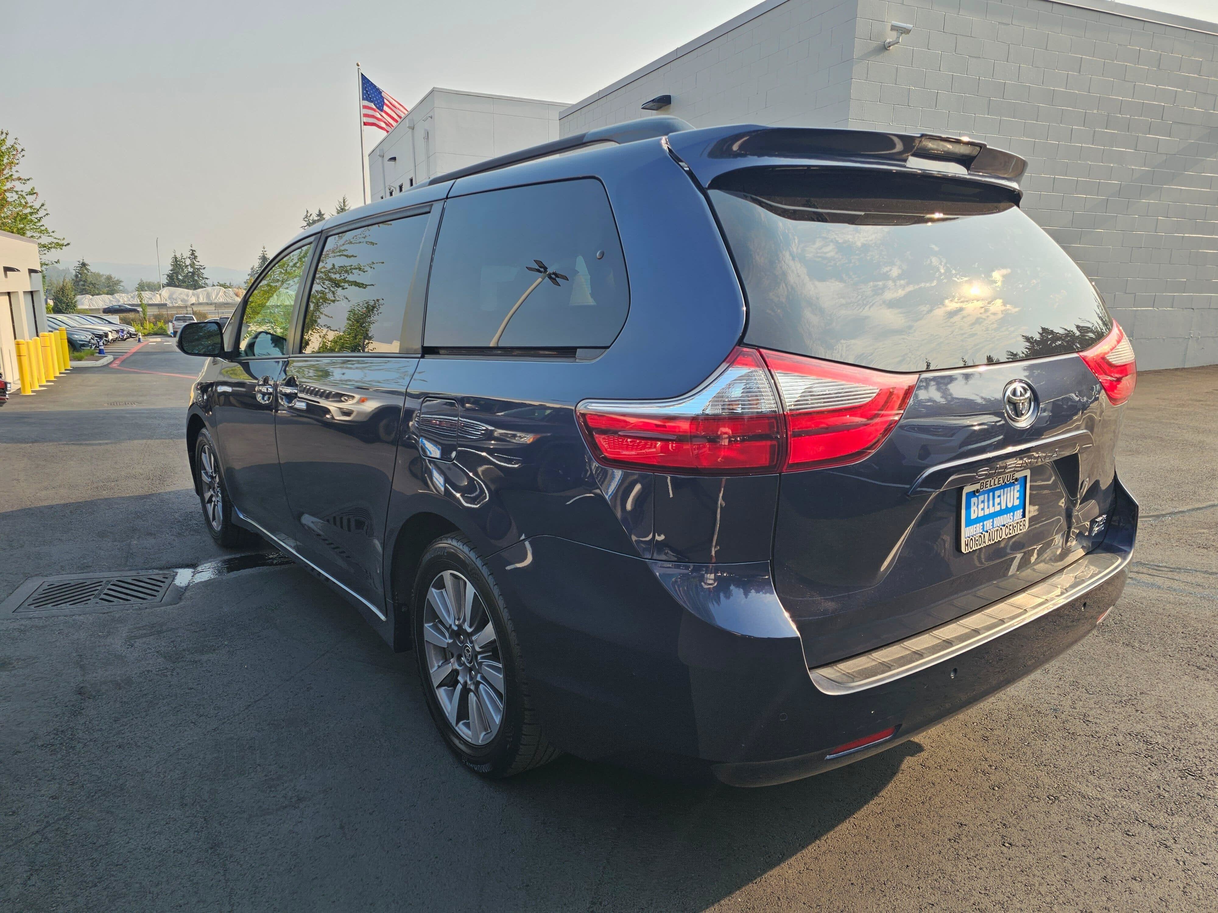 2020 Toyota Sienna XLE