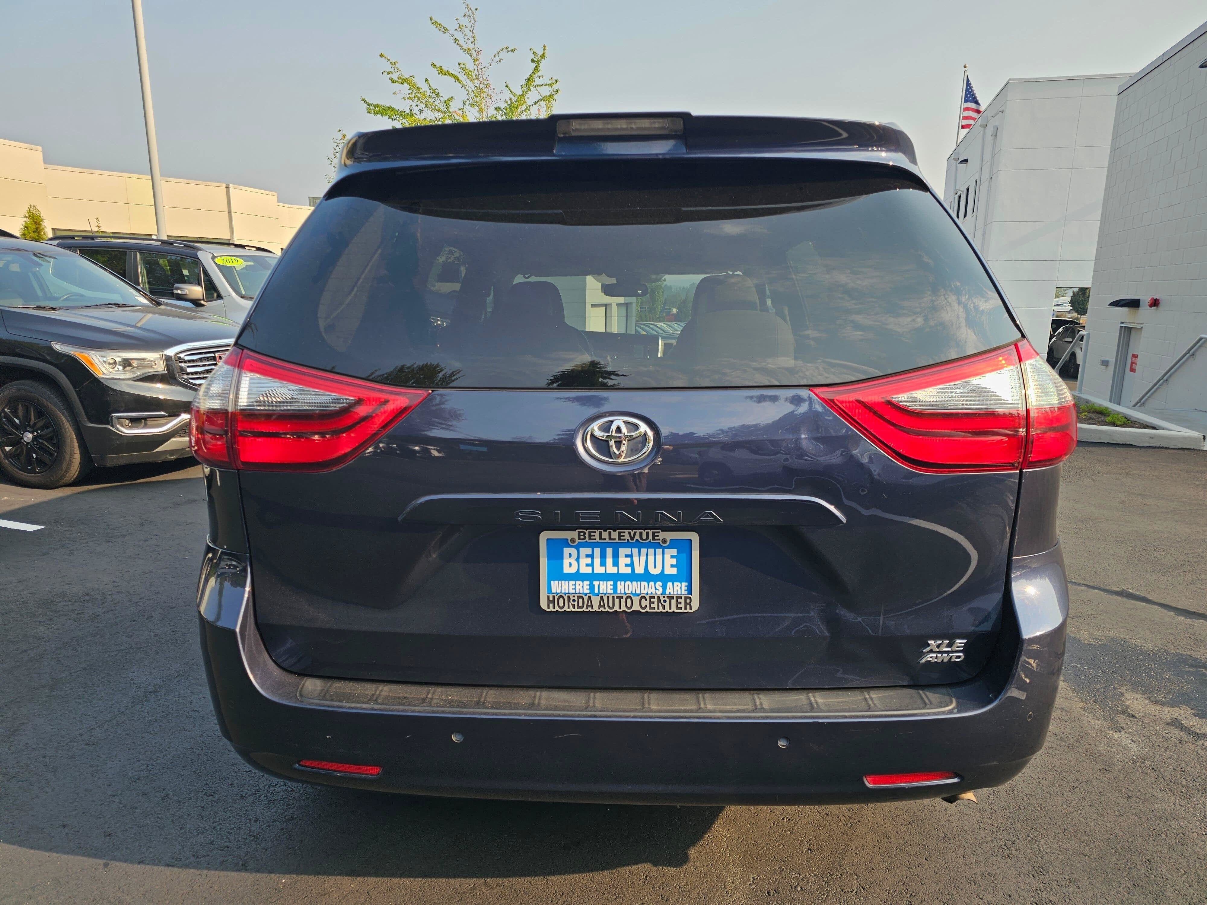 2020 Toyota Sienna XLE