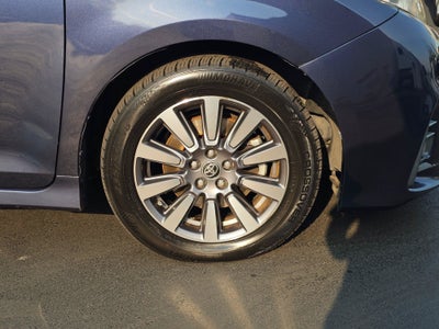 2020 Toyota Sienna XLE