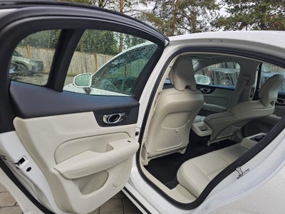 2020 Volvo S60 Momentum