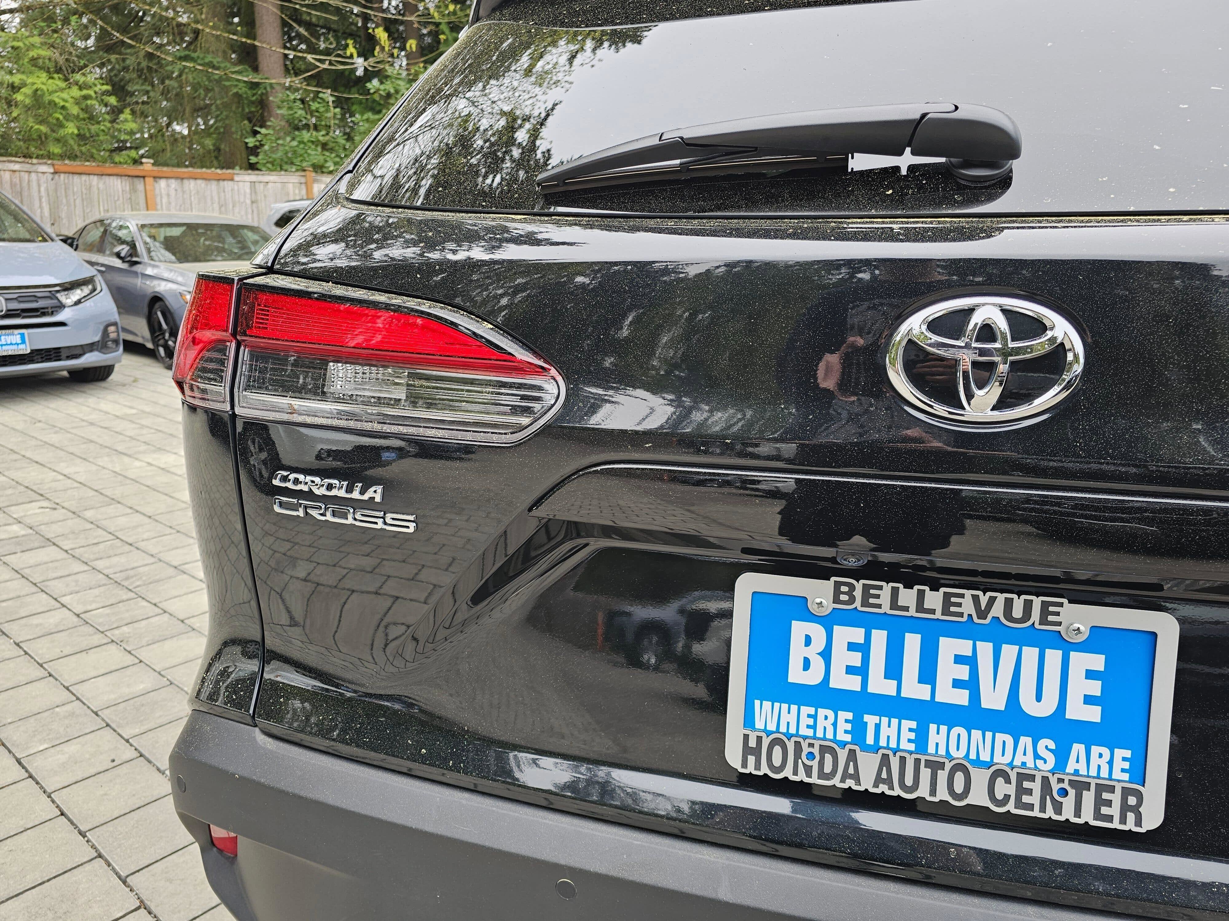 2025 Toyota Corolla Cross XLE
