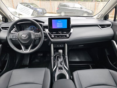2025 Toyota Corolla Cross XLE