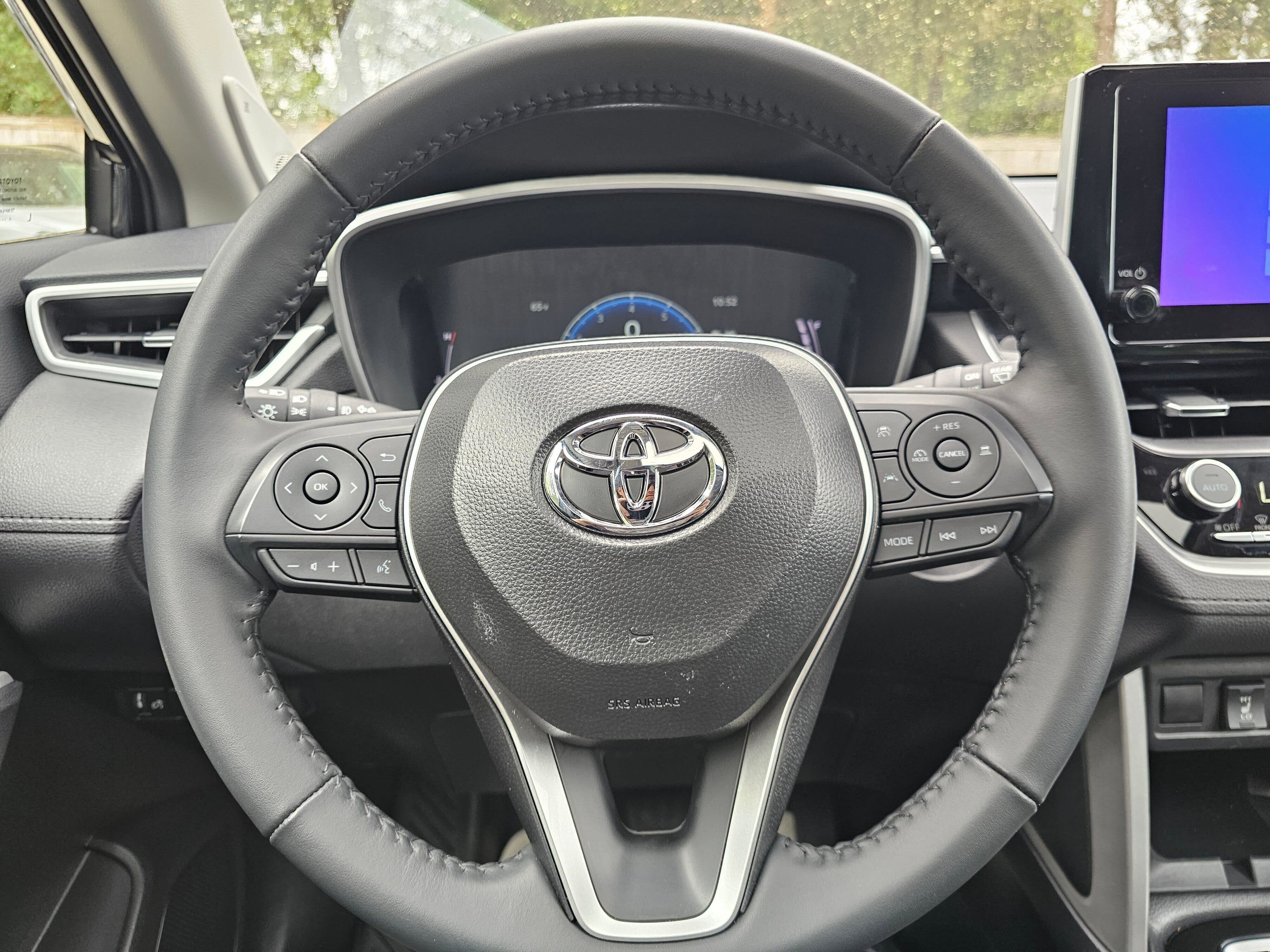 2025 Toyota Corolla Cross XLE