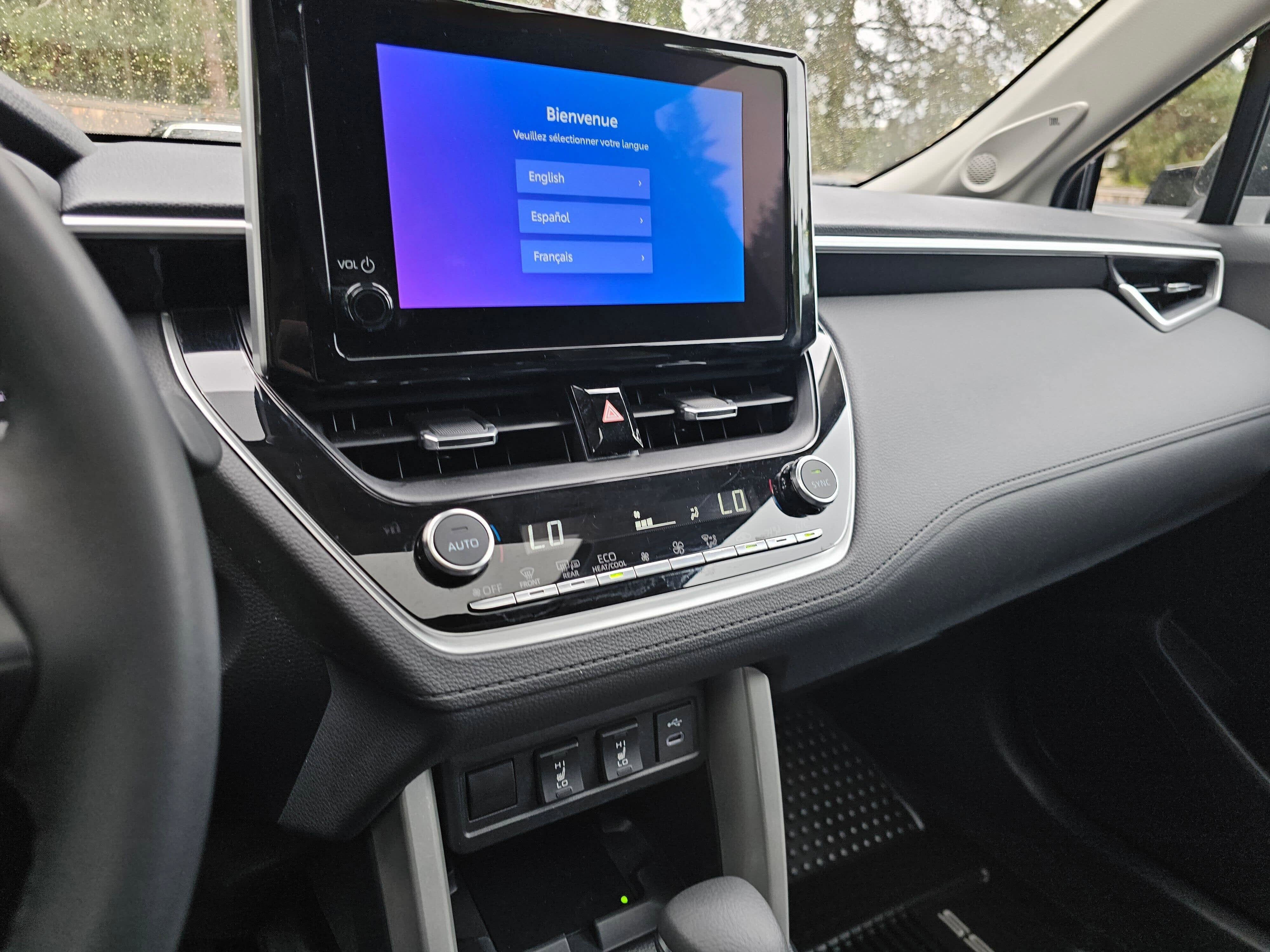 2025 Toyota Corolla Cross XLE