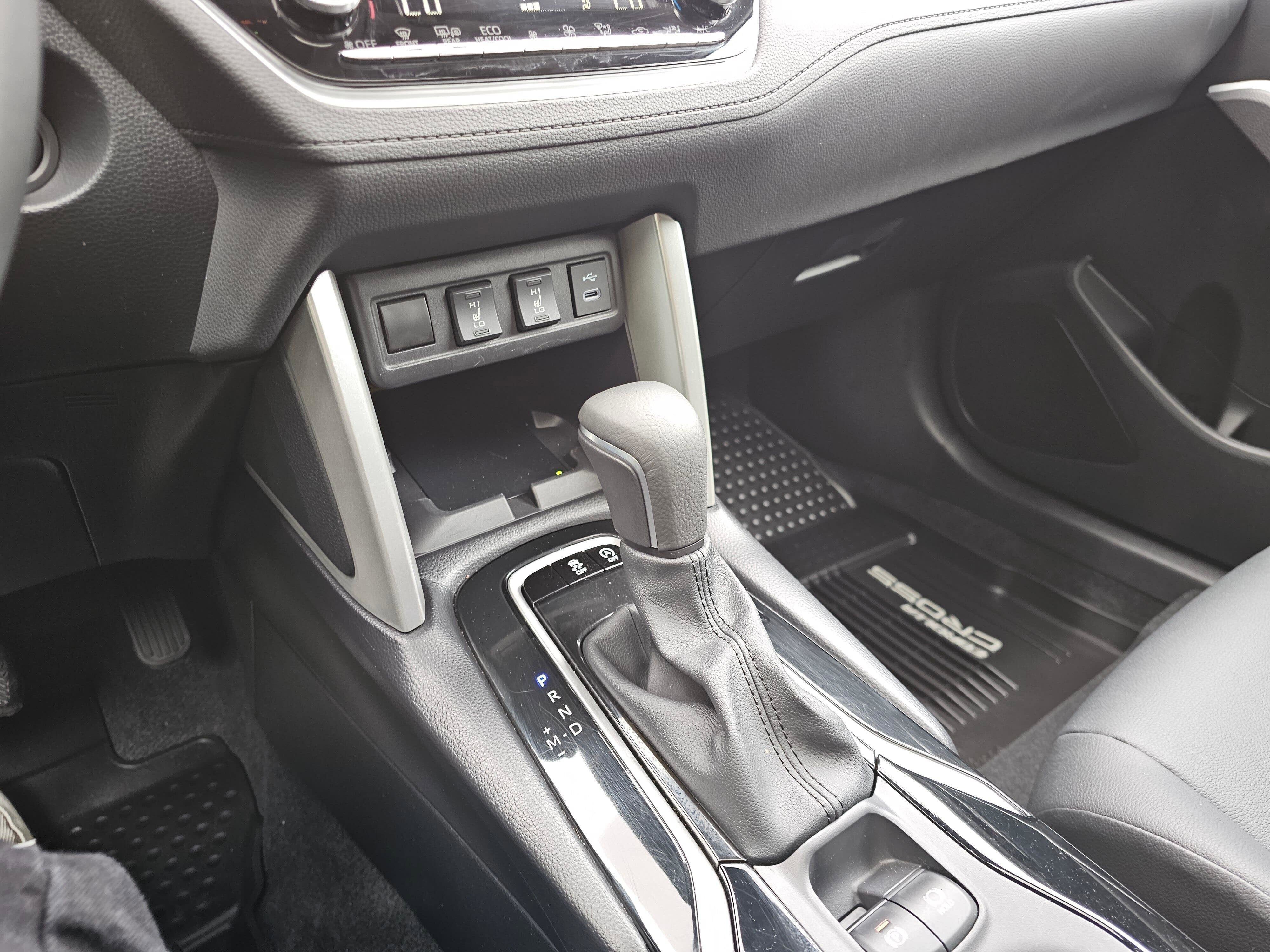2025 Toyota Corolla Cross XLE