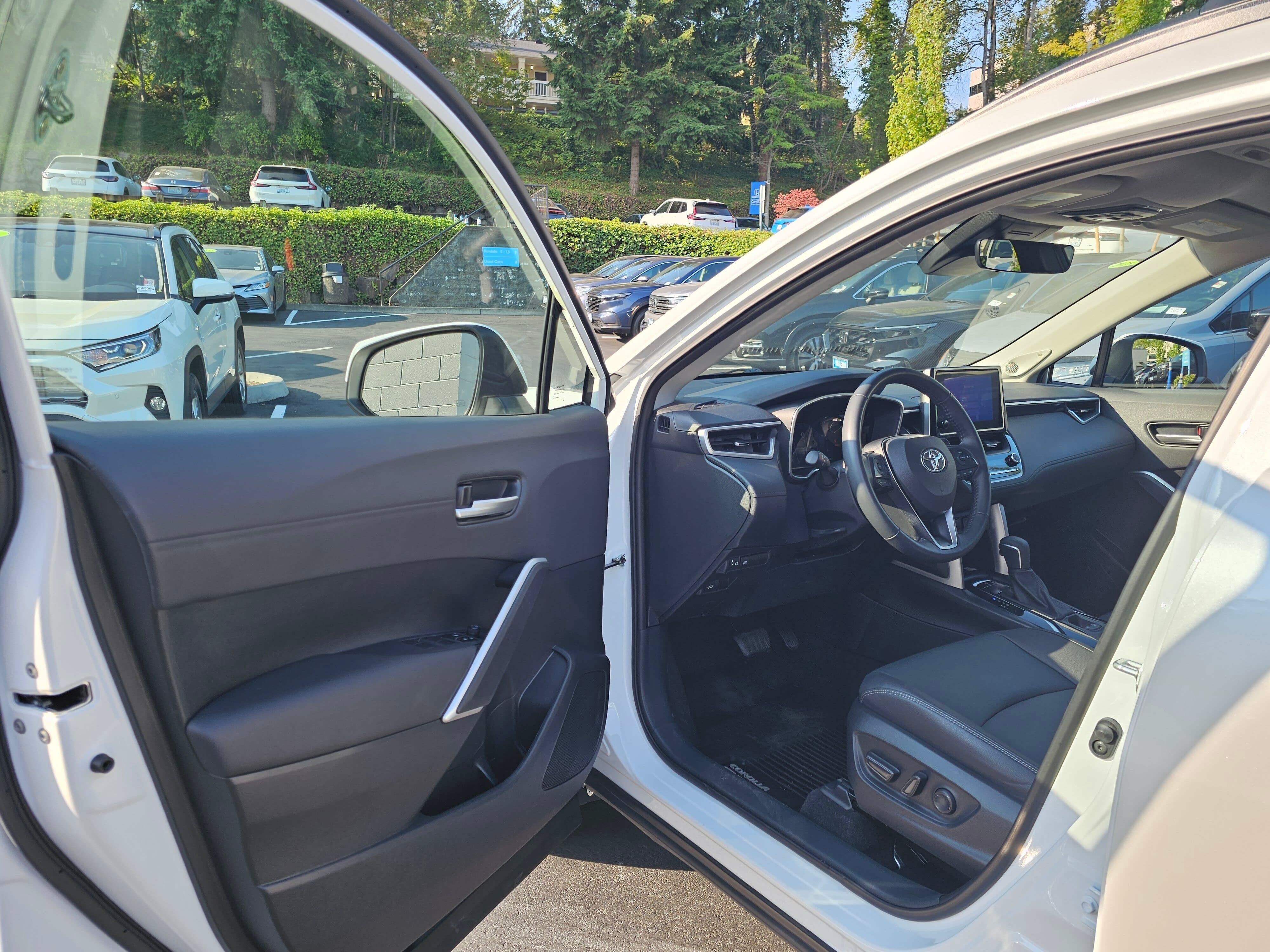 2023 Toyota Corolla Cross XLE
