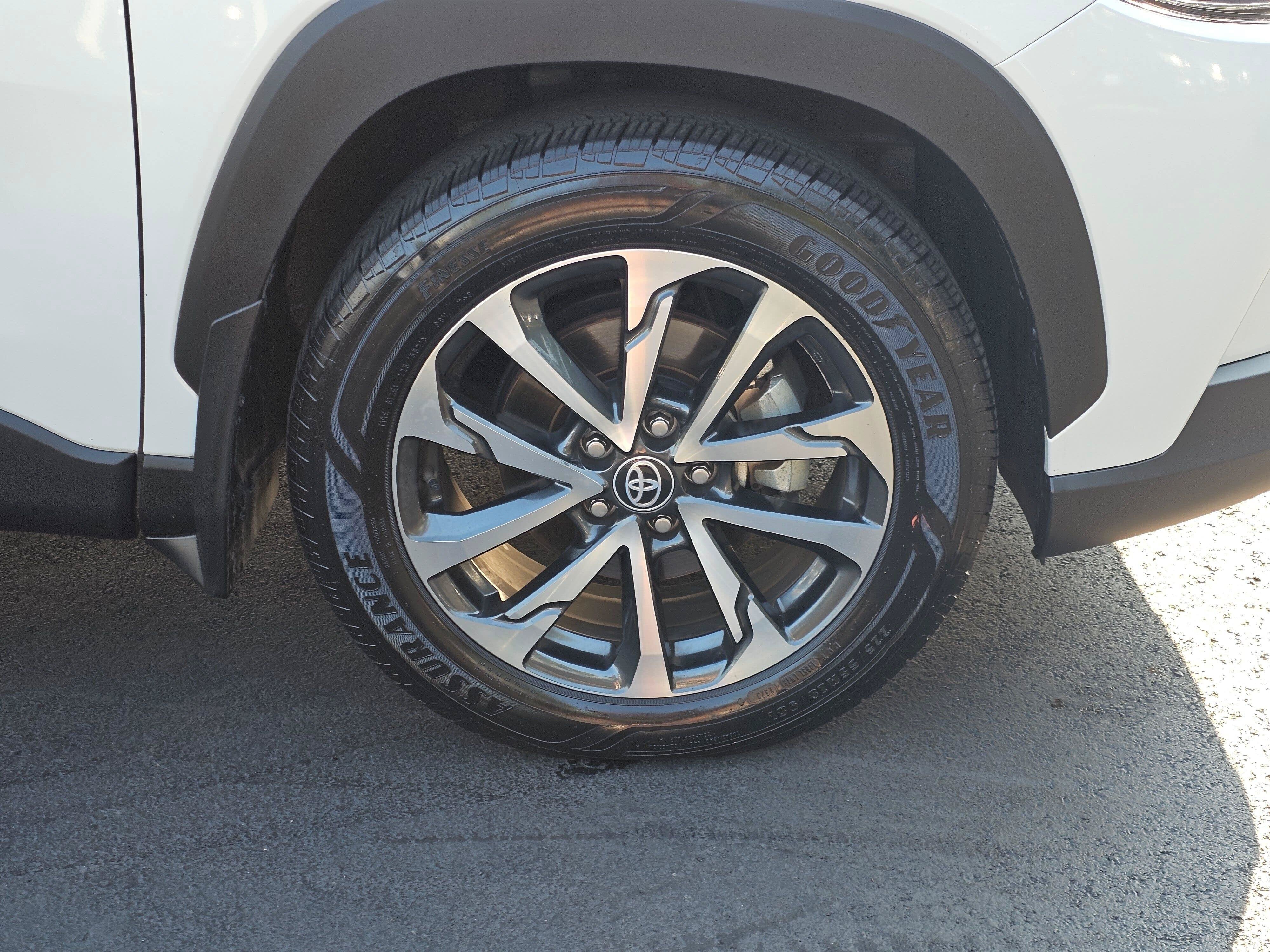 2023 Toyota Corolla Cross XLE