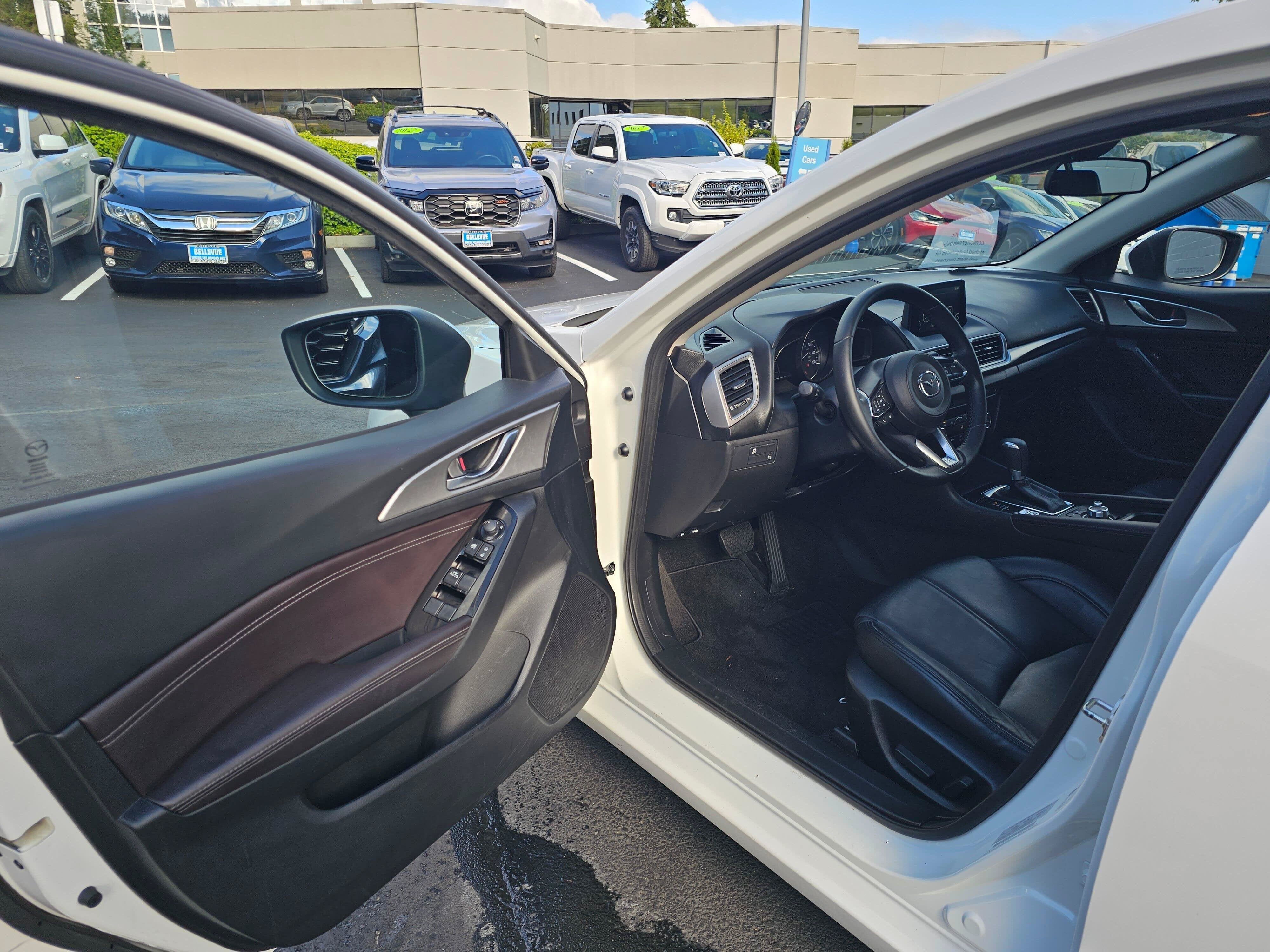 2017 Mazda Mazda3 5-Door Touring