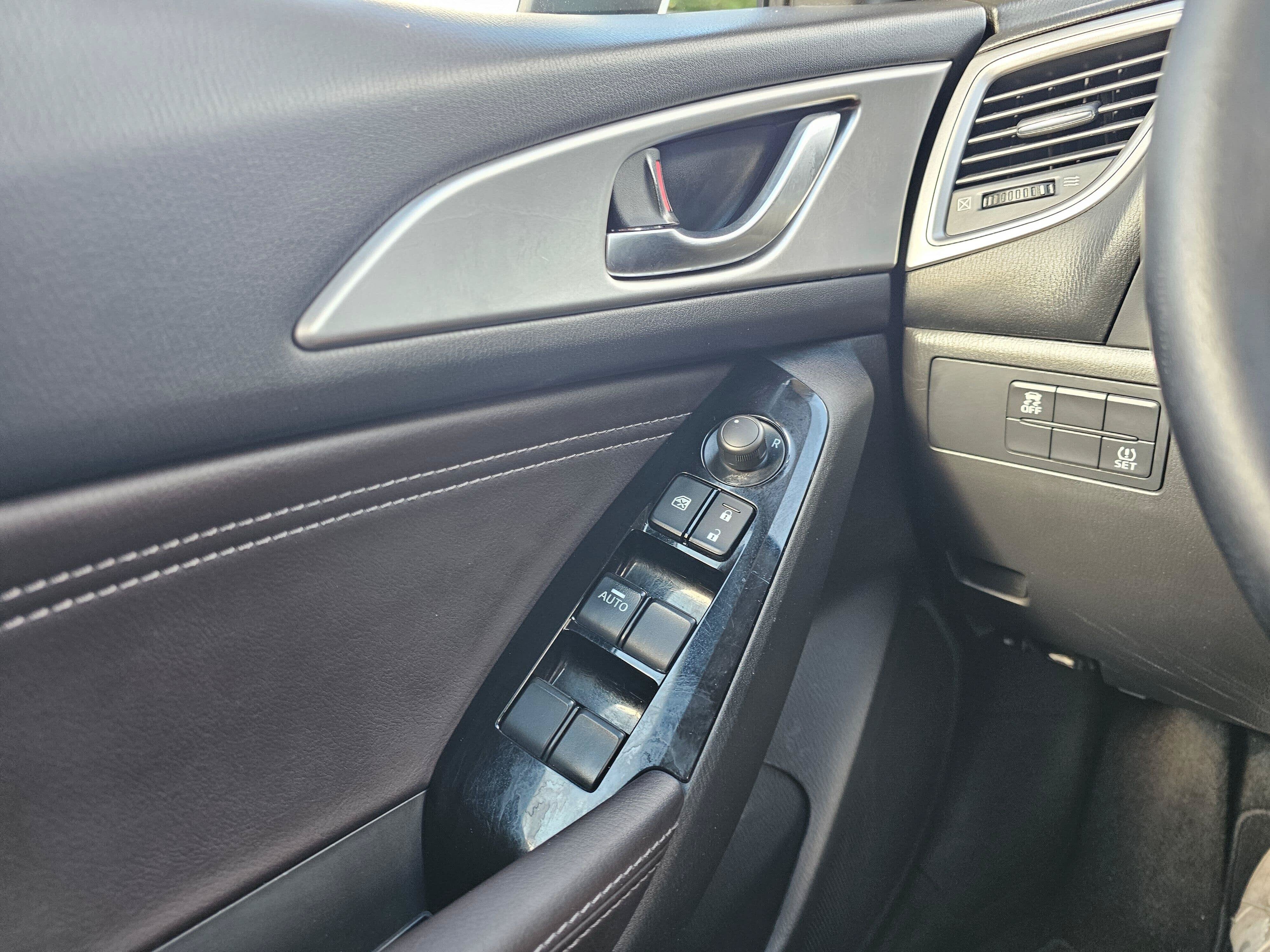 2017 Mazda Mazda3 5-Door Touring