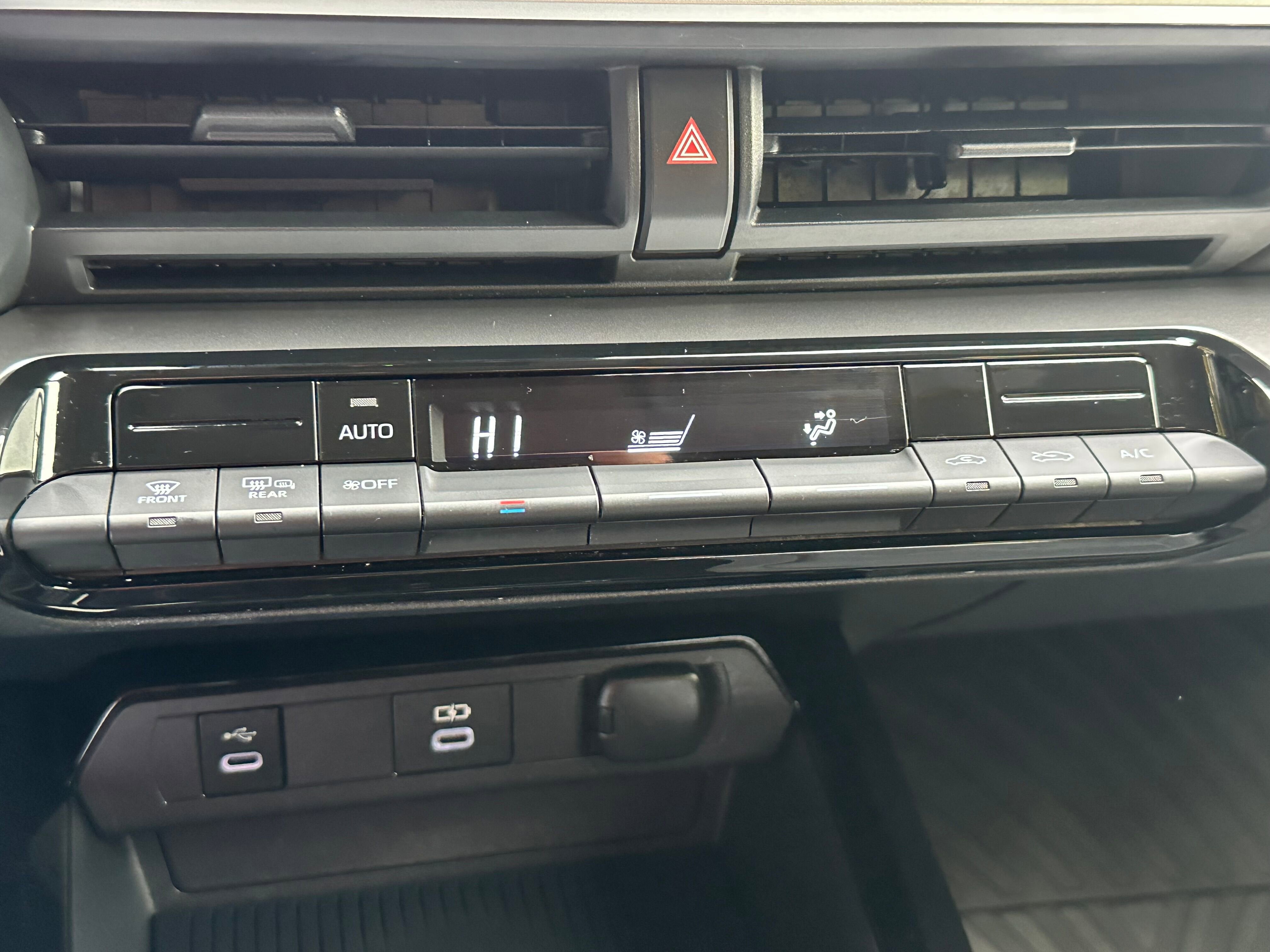 2023 Toyota Prius LE