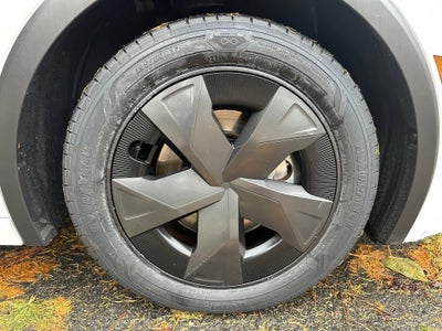 2023 Toyota Prius LE