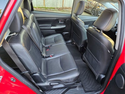 2016 Toyota Prius v Five