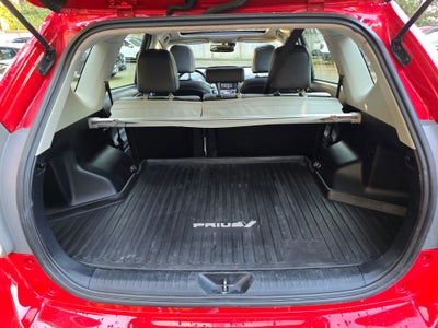 2016 Toyota Prius v Five