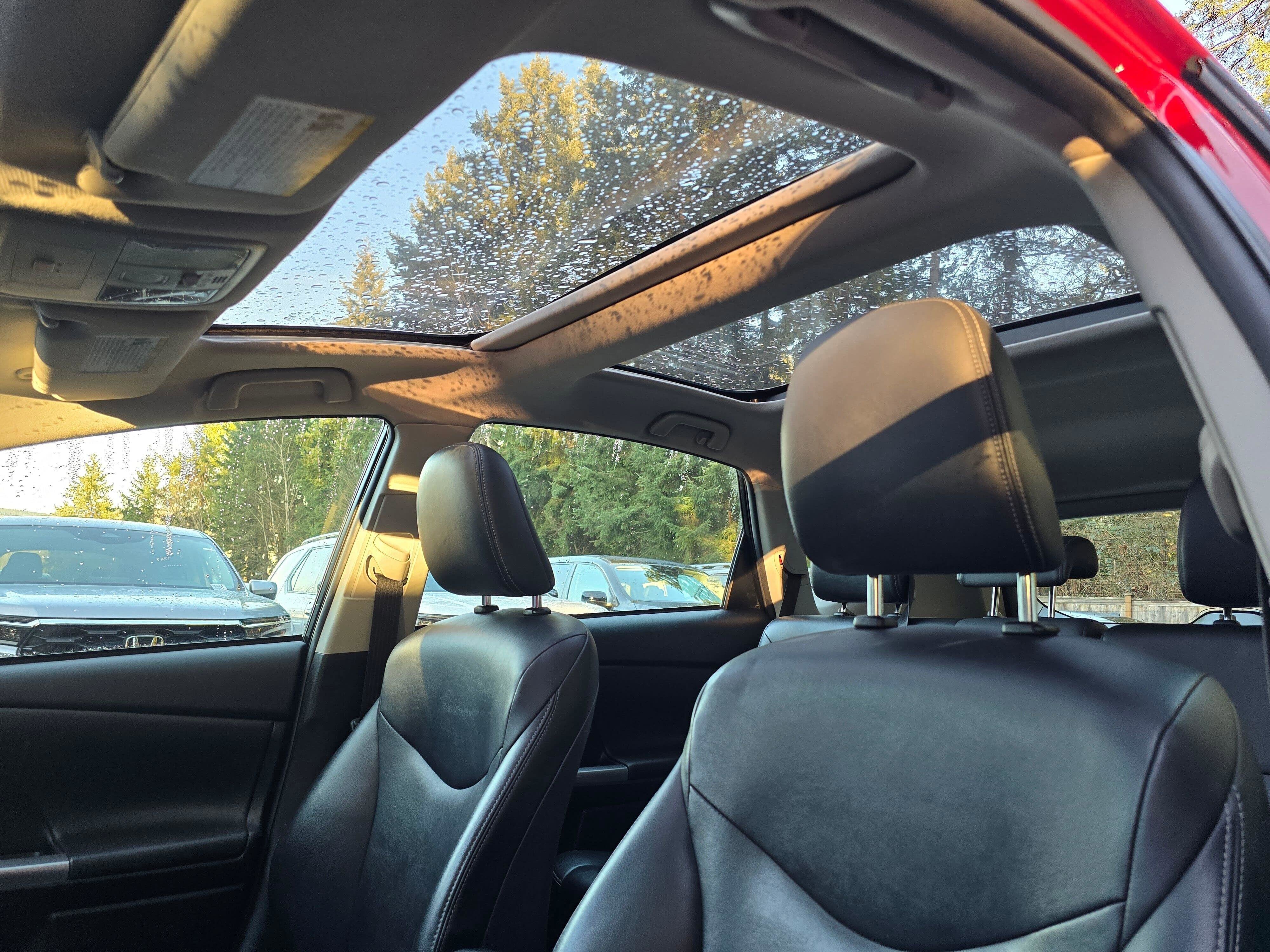 2016 Toyota Prius v Five