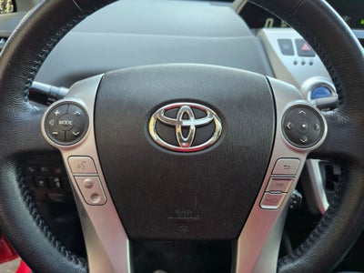2016 Toyota Prius v Five