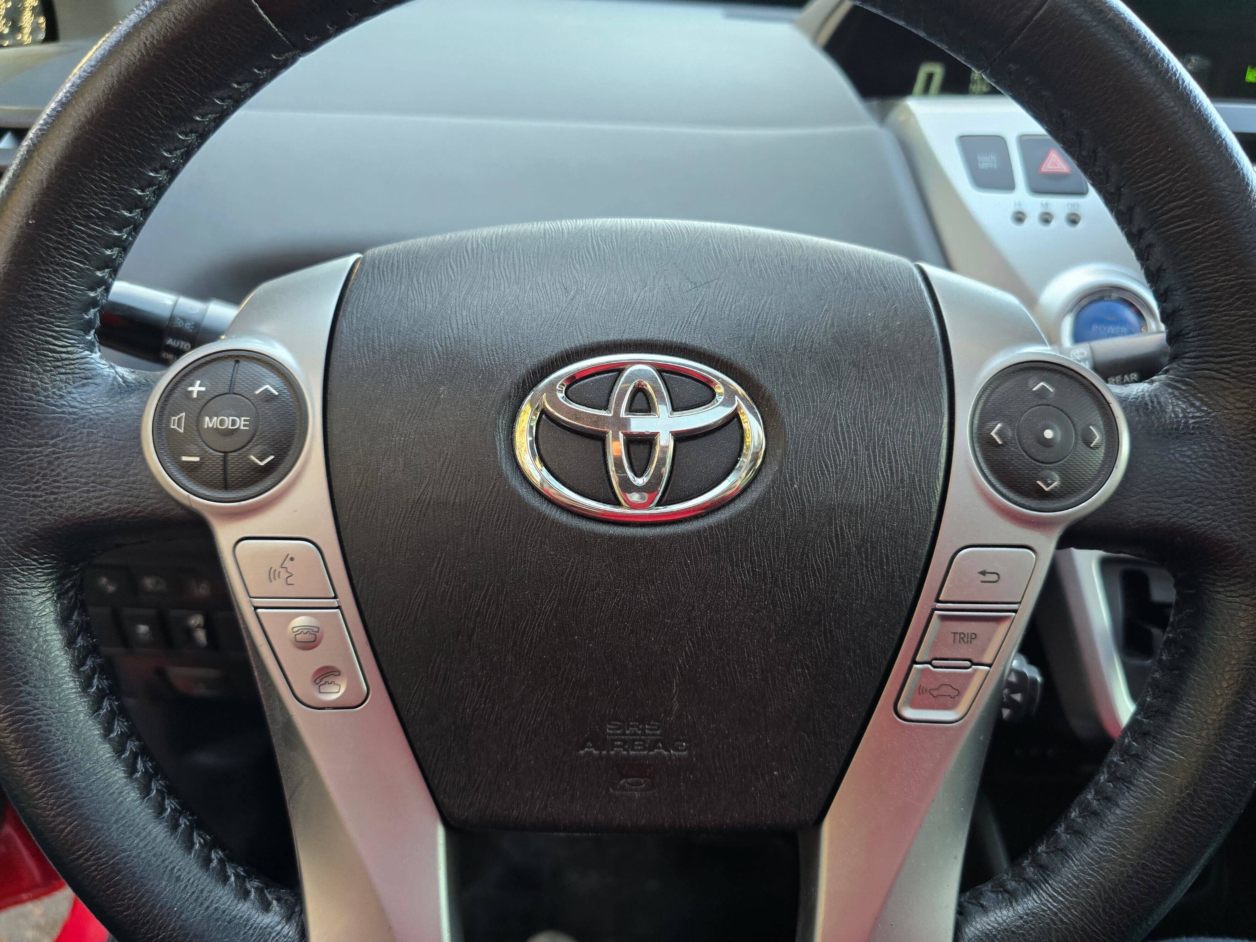 2016 Toyota Prius v Five