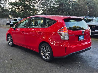 2016 Toyota Prius v Five