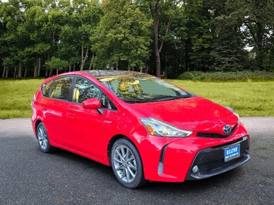 2016 Toyota Prius v Five