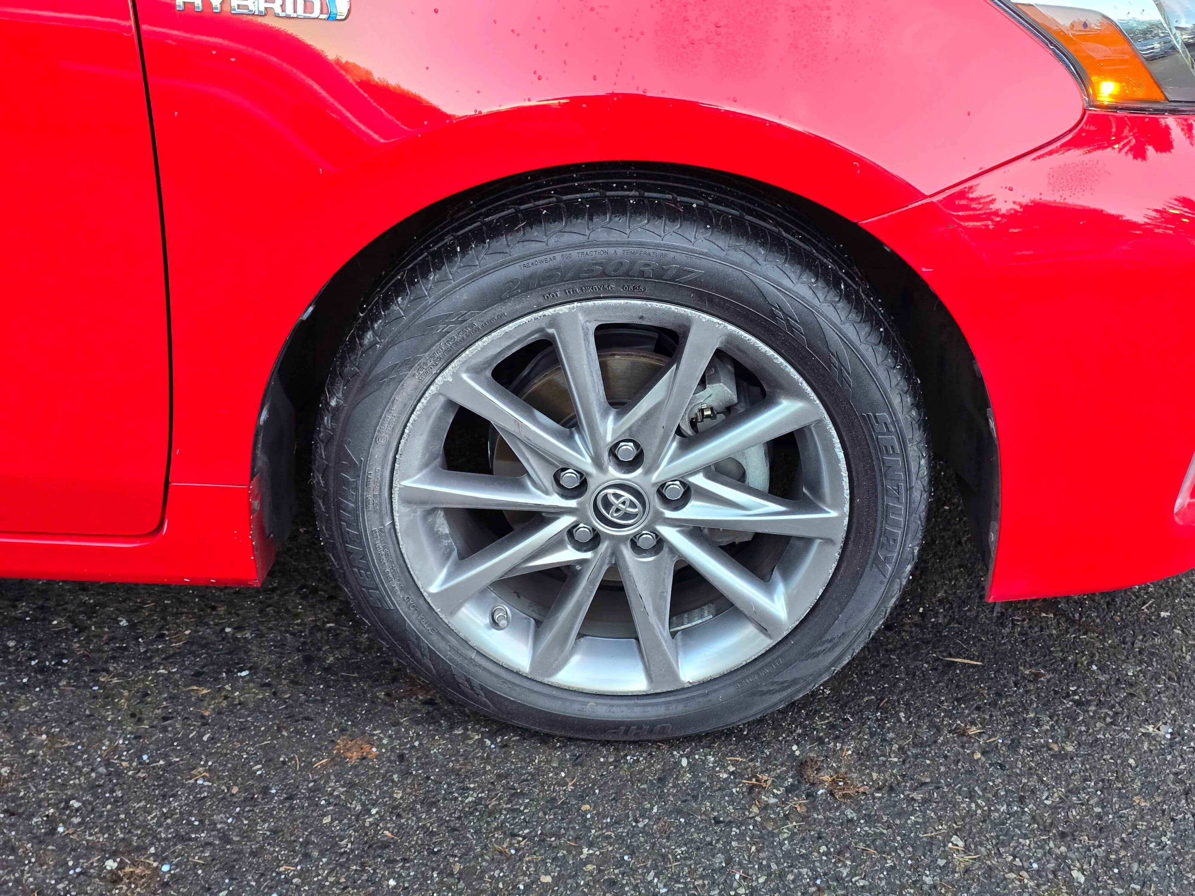 2016 Toyota Prius v Five