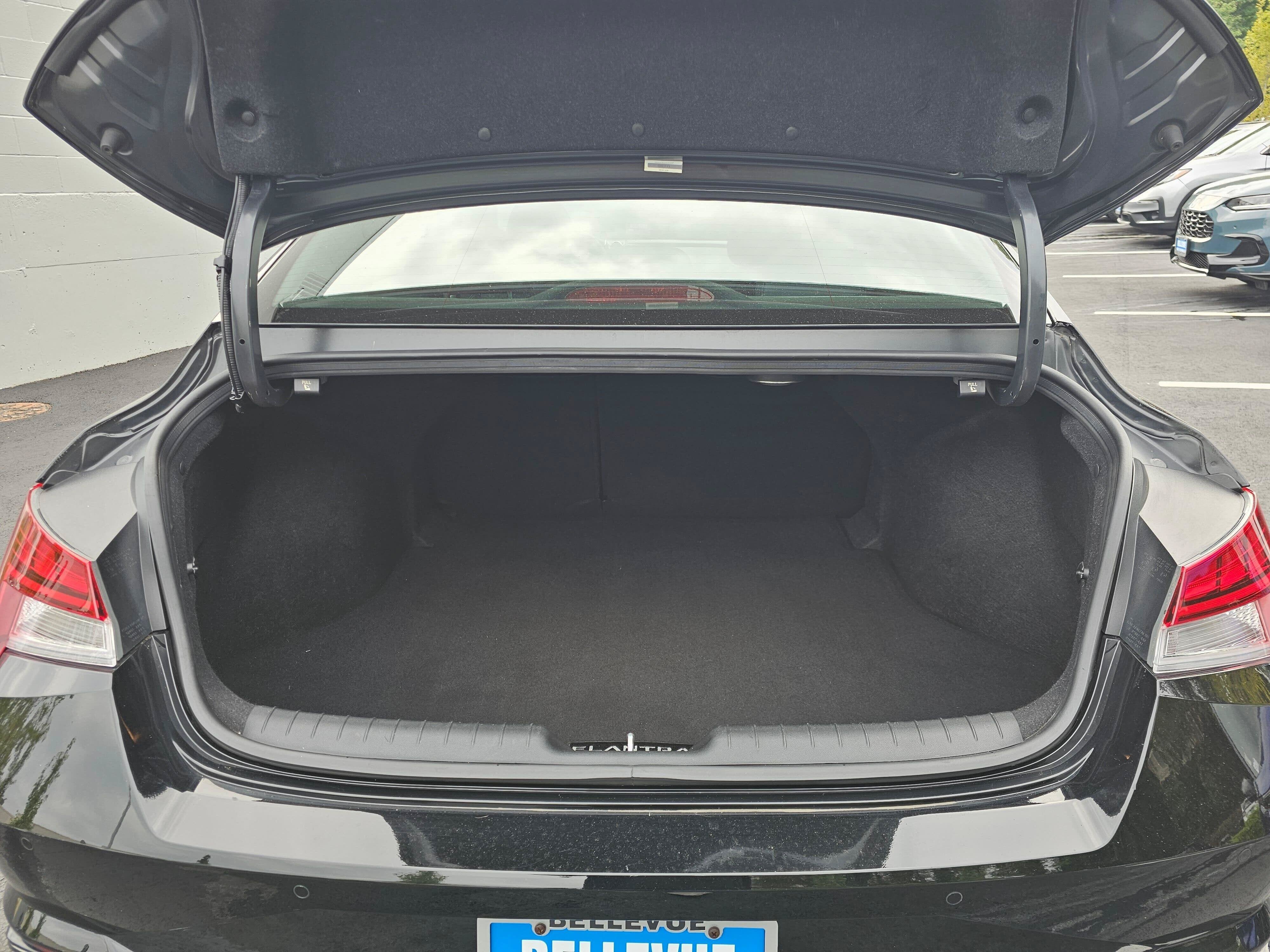 2023 Hyundai Elantra Hybrid Limited