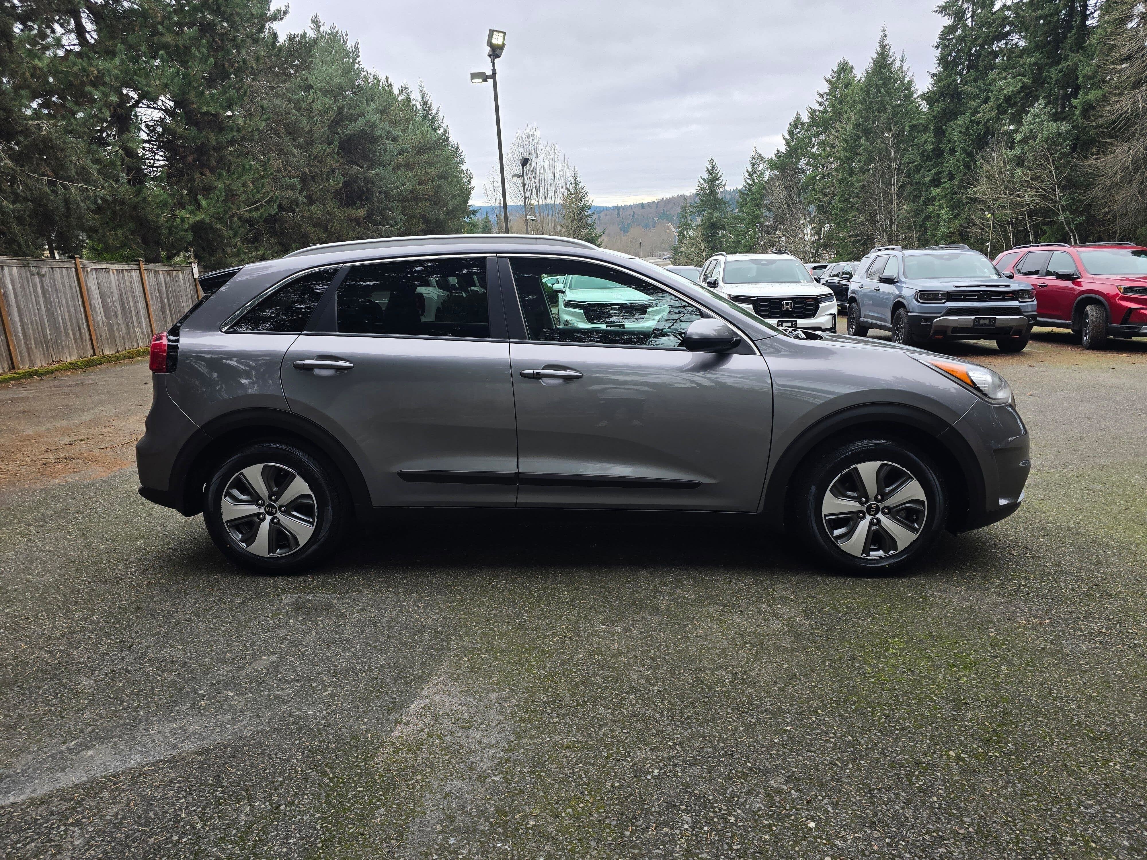 2017 Kia Niro LX