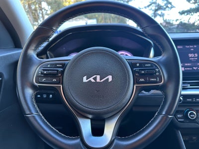 2022 Kia Niro LXS