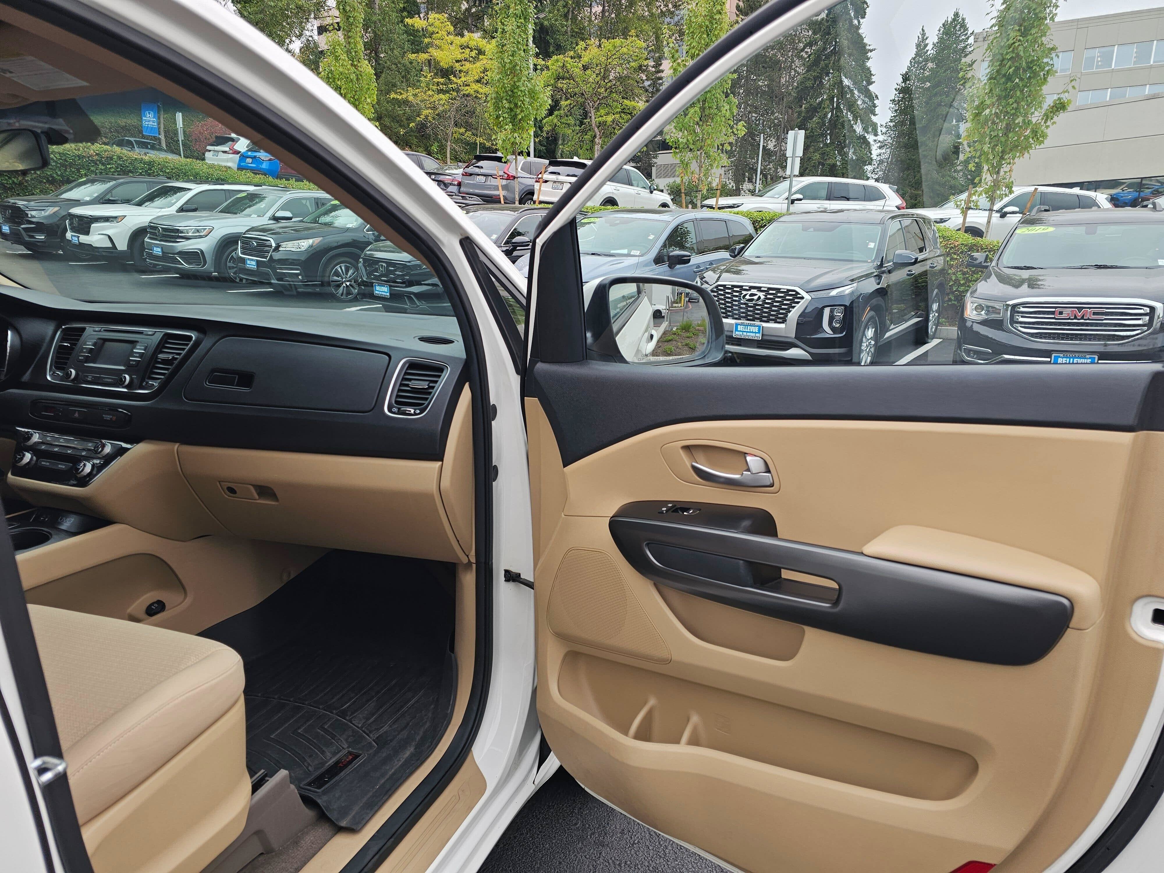 2016 Kia Sedona LX