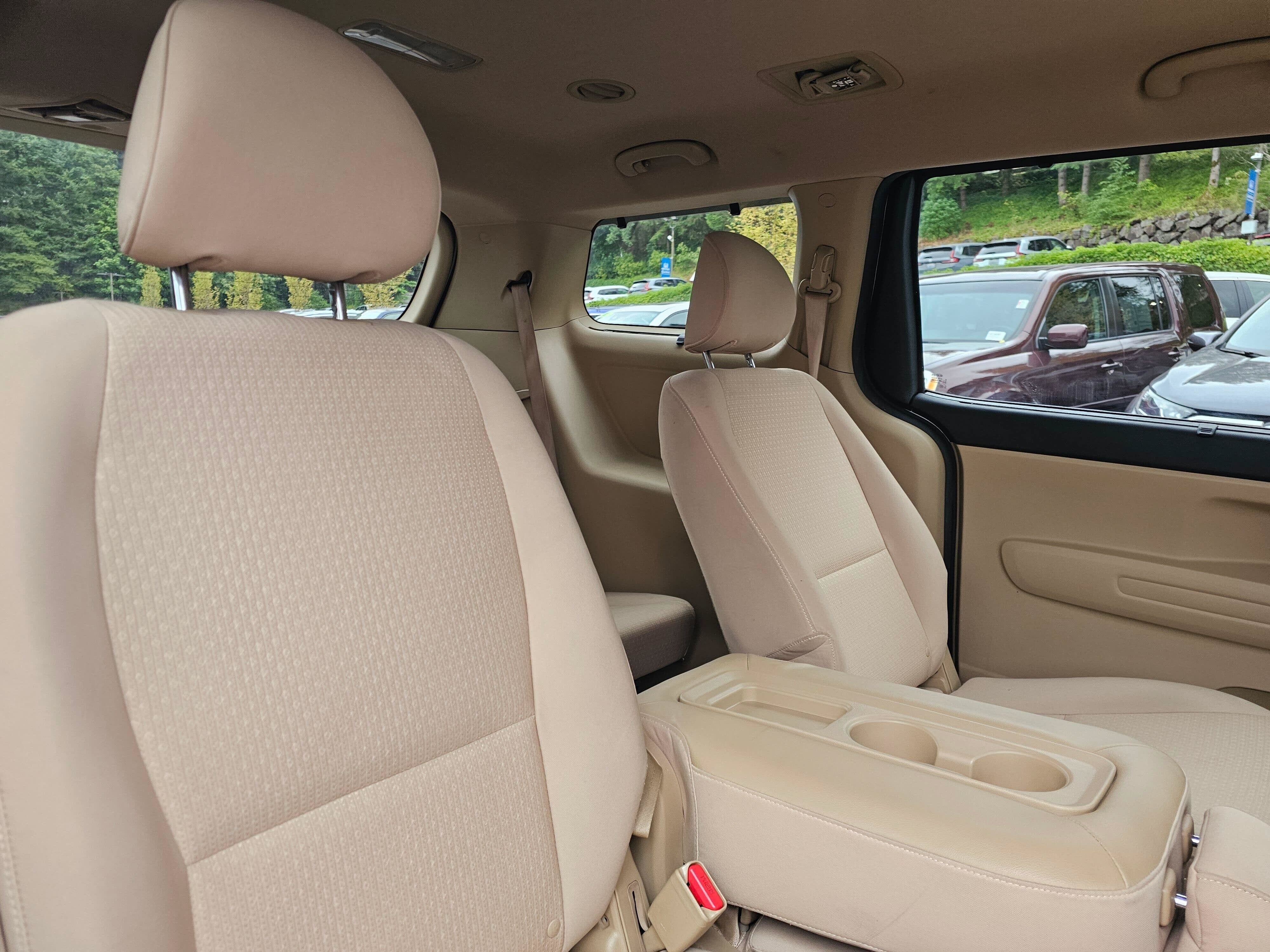 2016 Kia Sedona LX