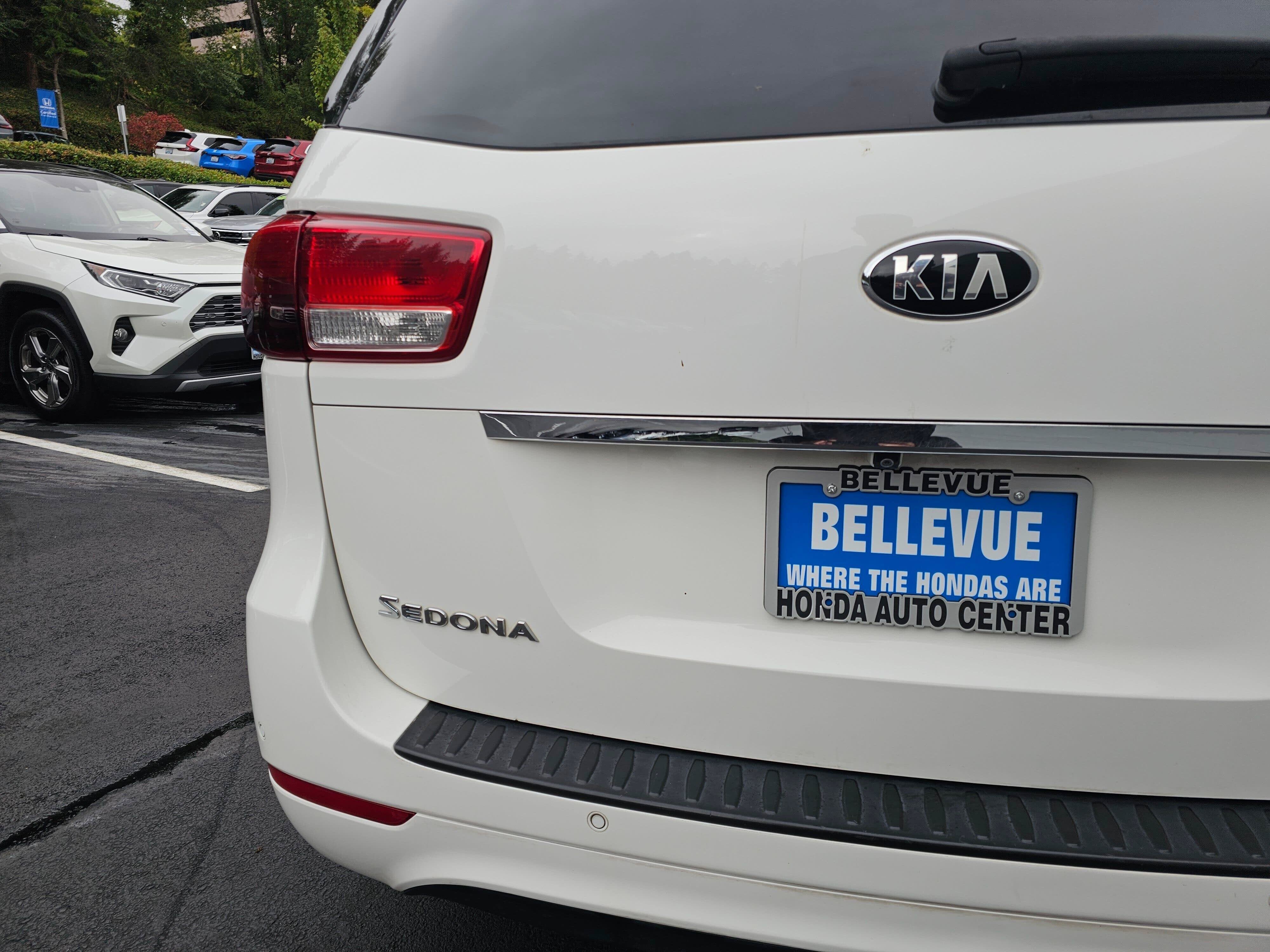 2016 Kia Sedona LX