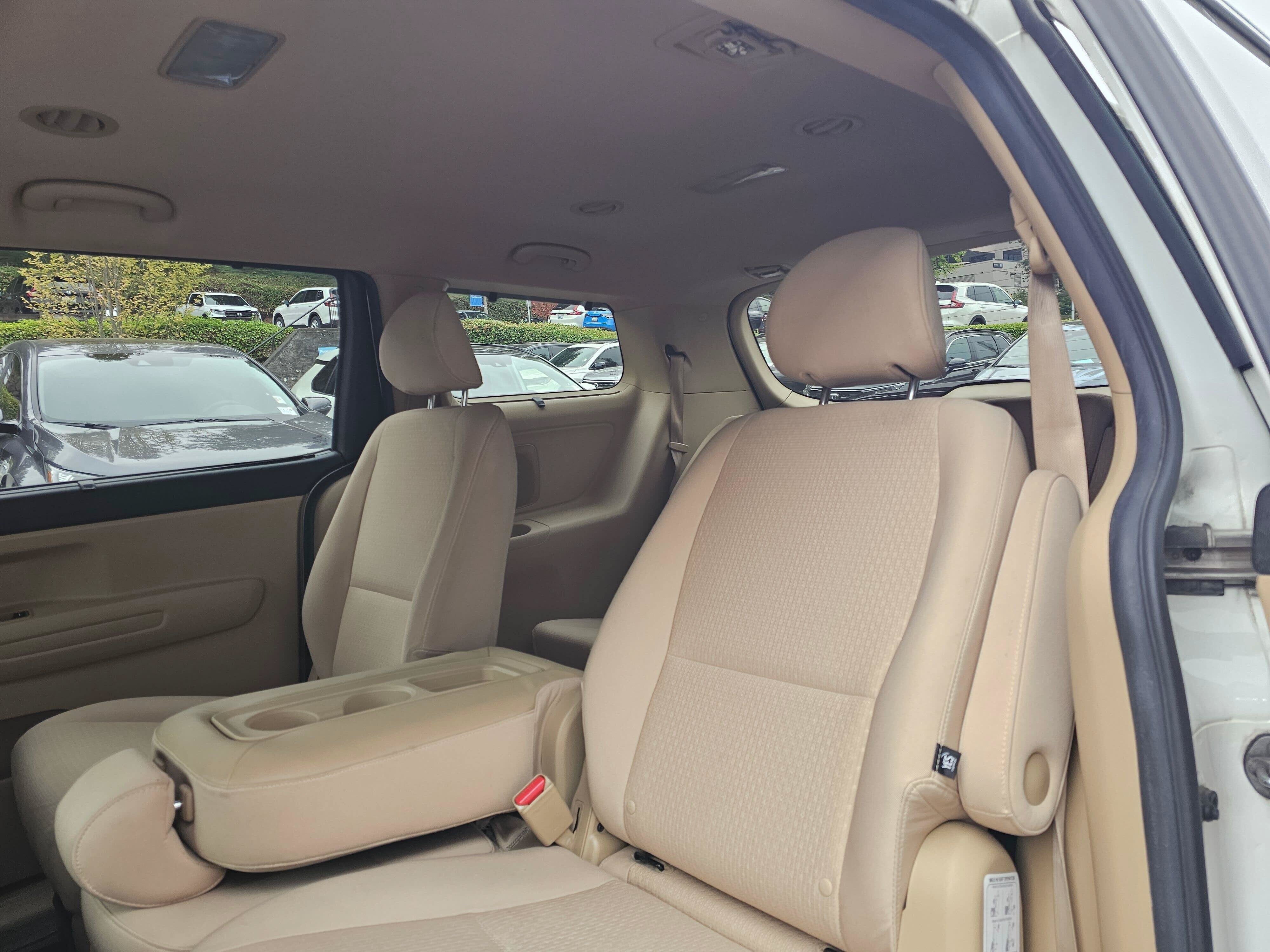 2016 Kia Sedona LX