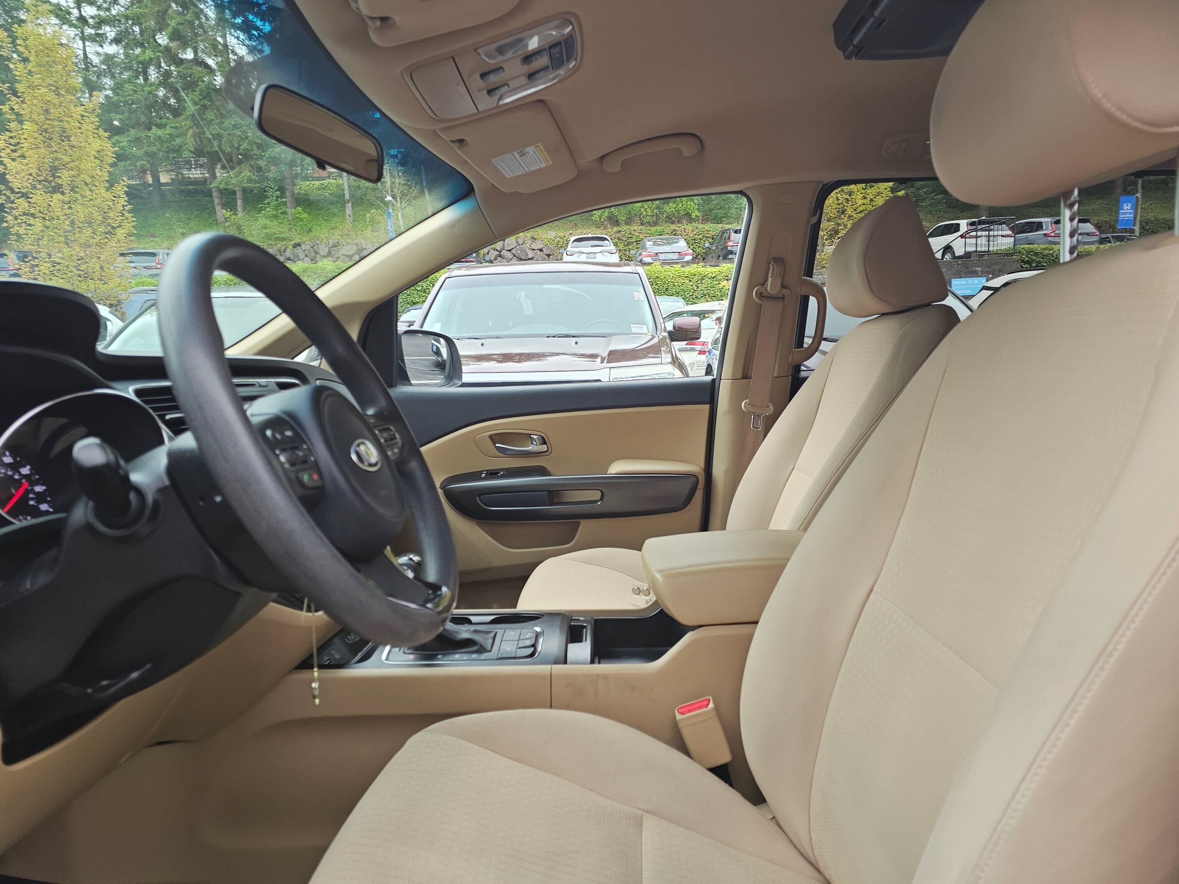 2016 Kia Sedona LX
