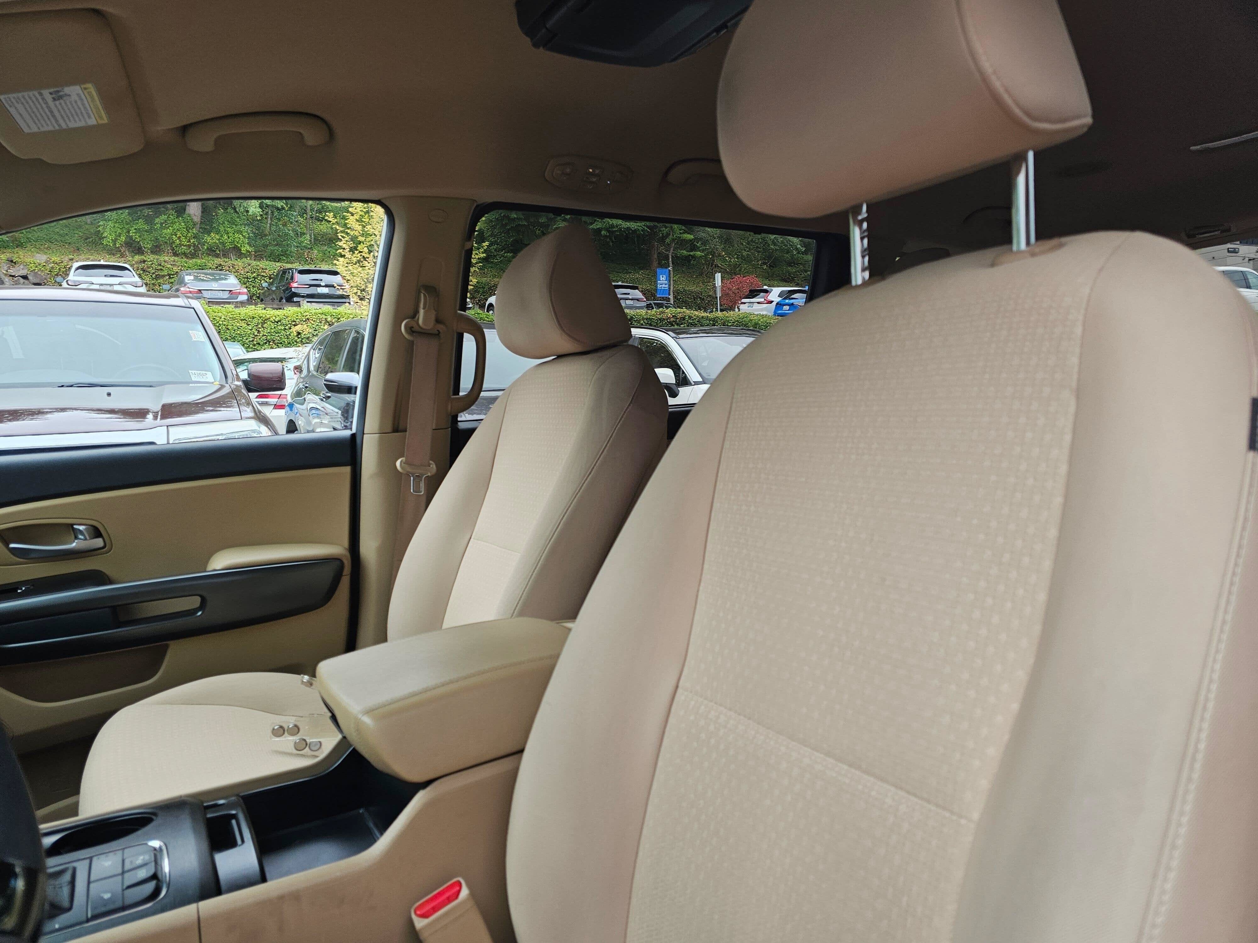 2016 Kia Sedona LX