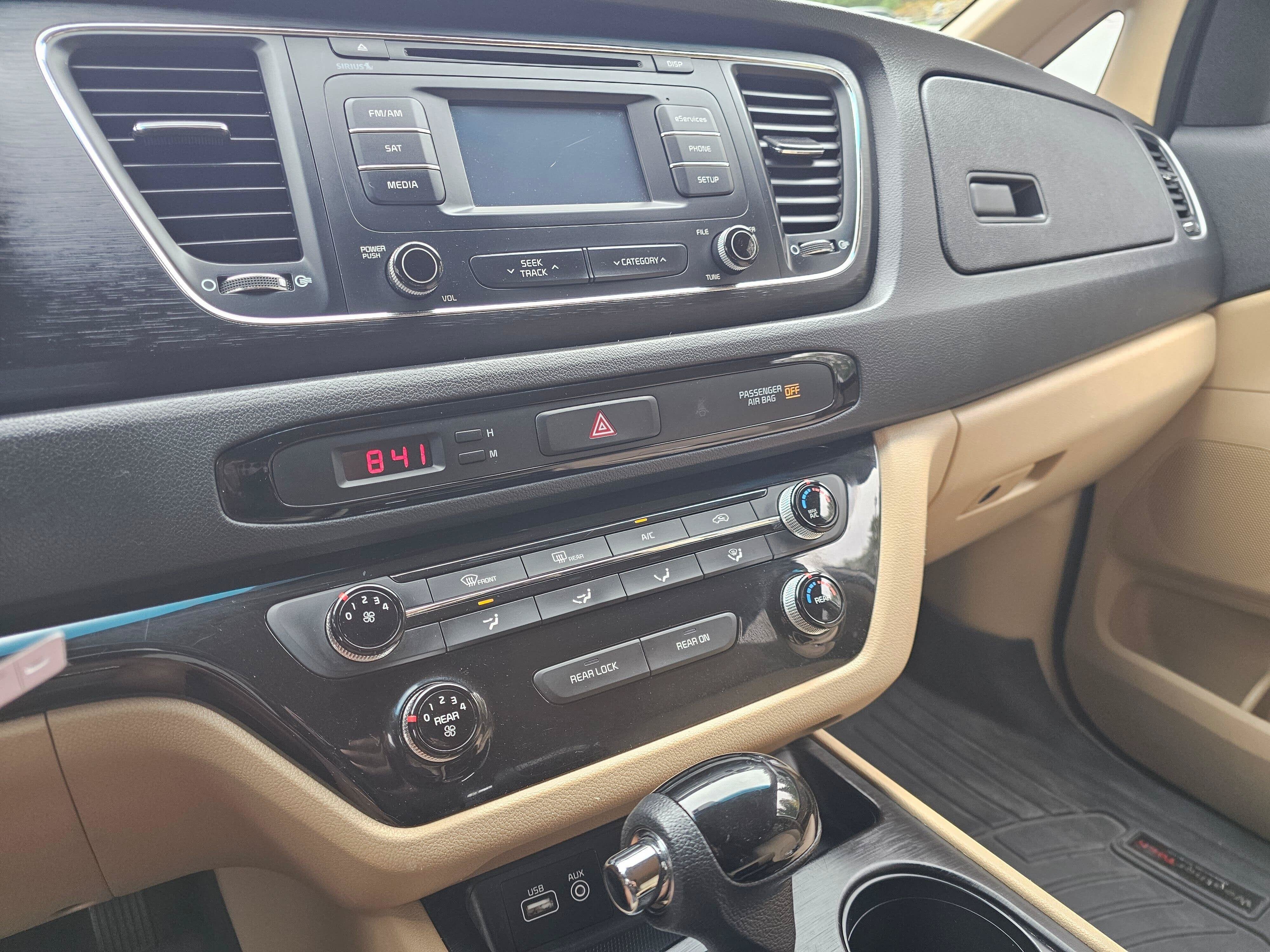 2016 Kia Sedona LX