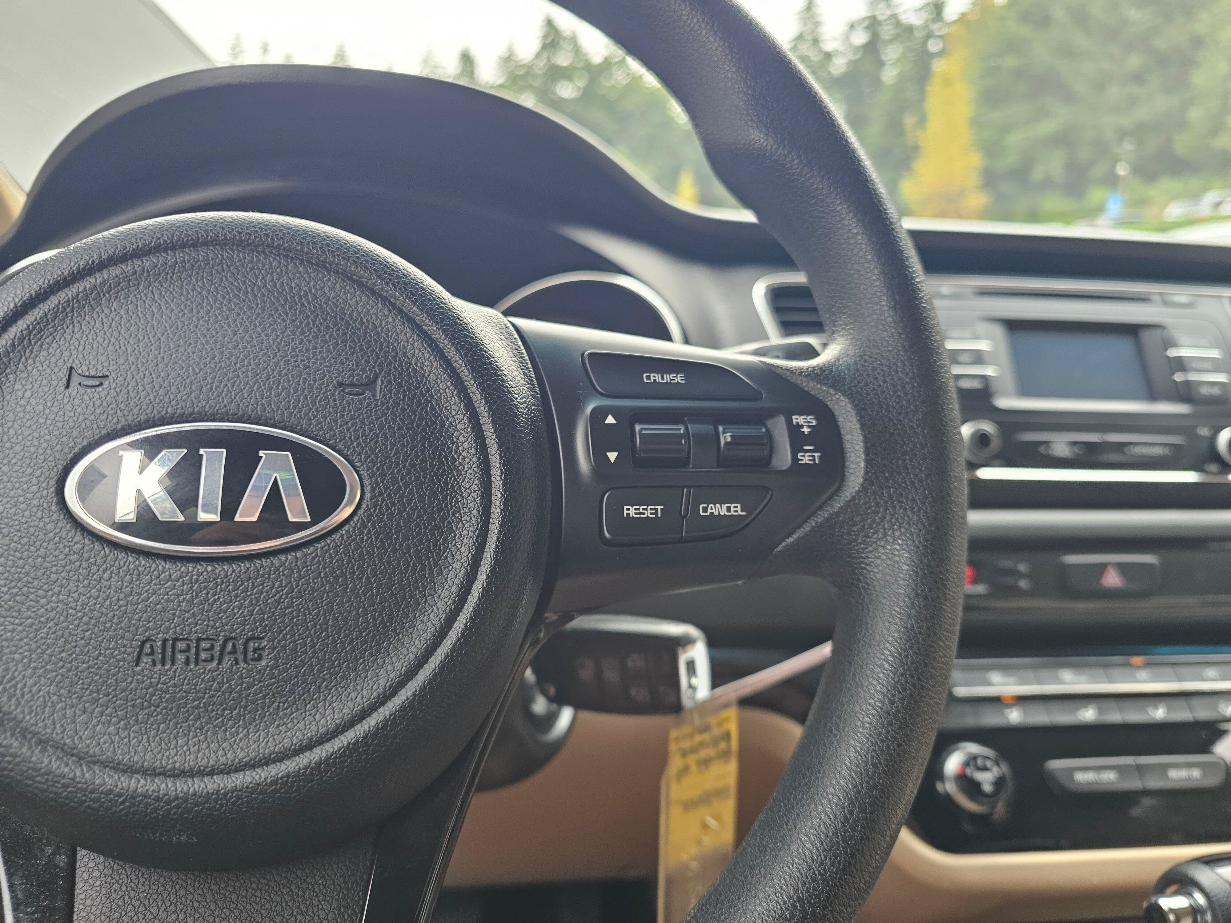 2016 Kia Sedona LX