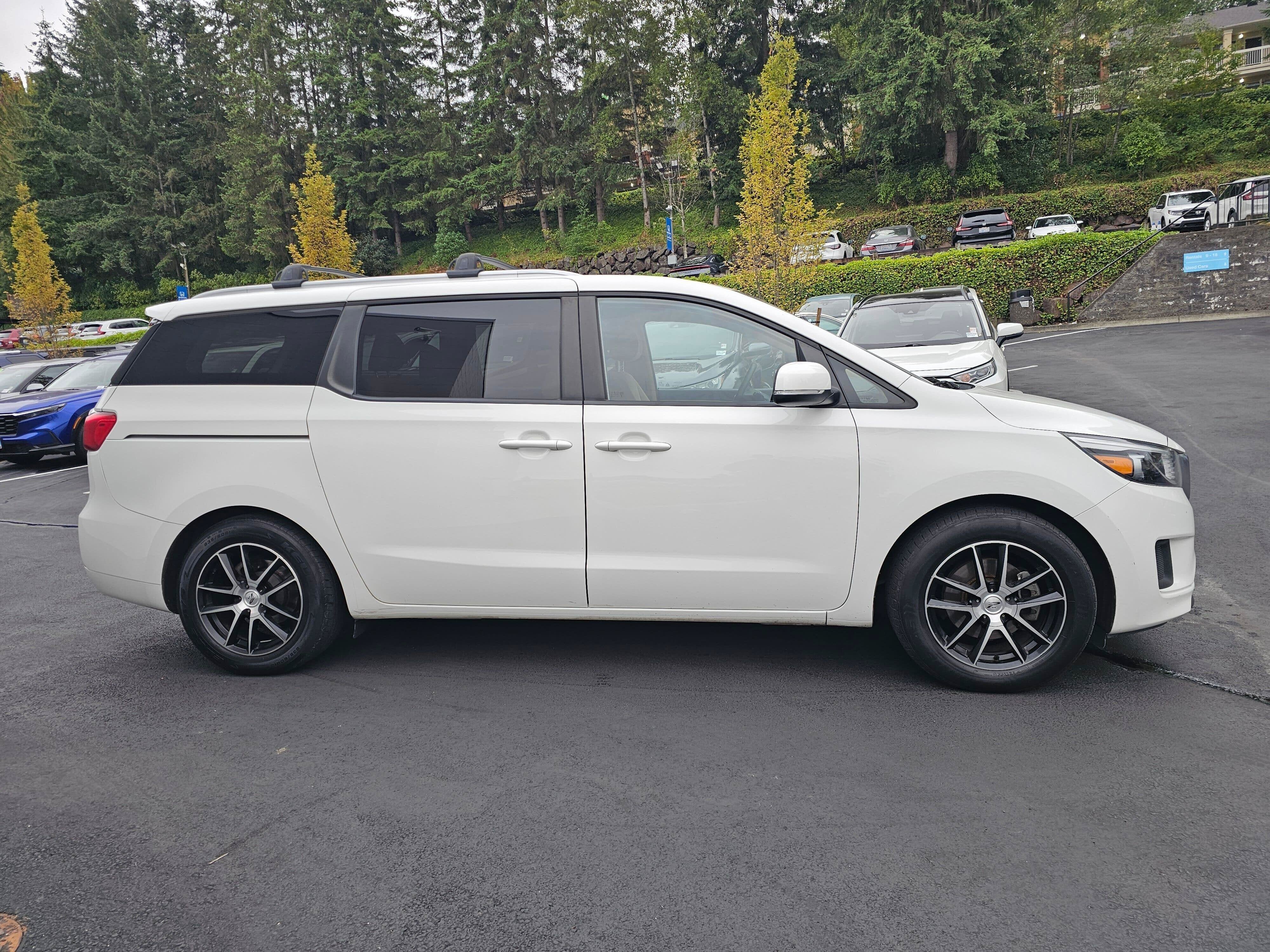 2016 Kia Sedona LX