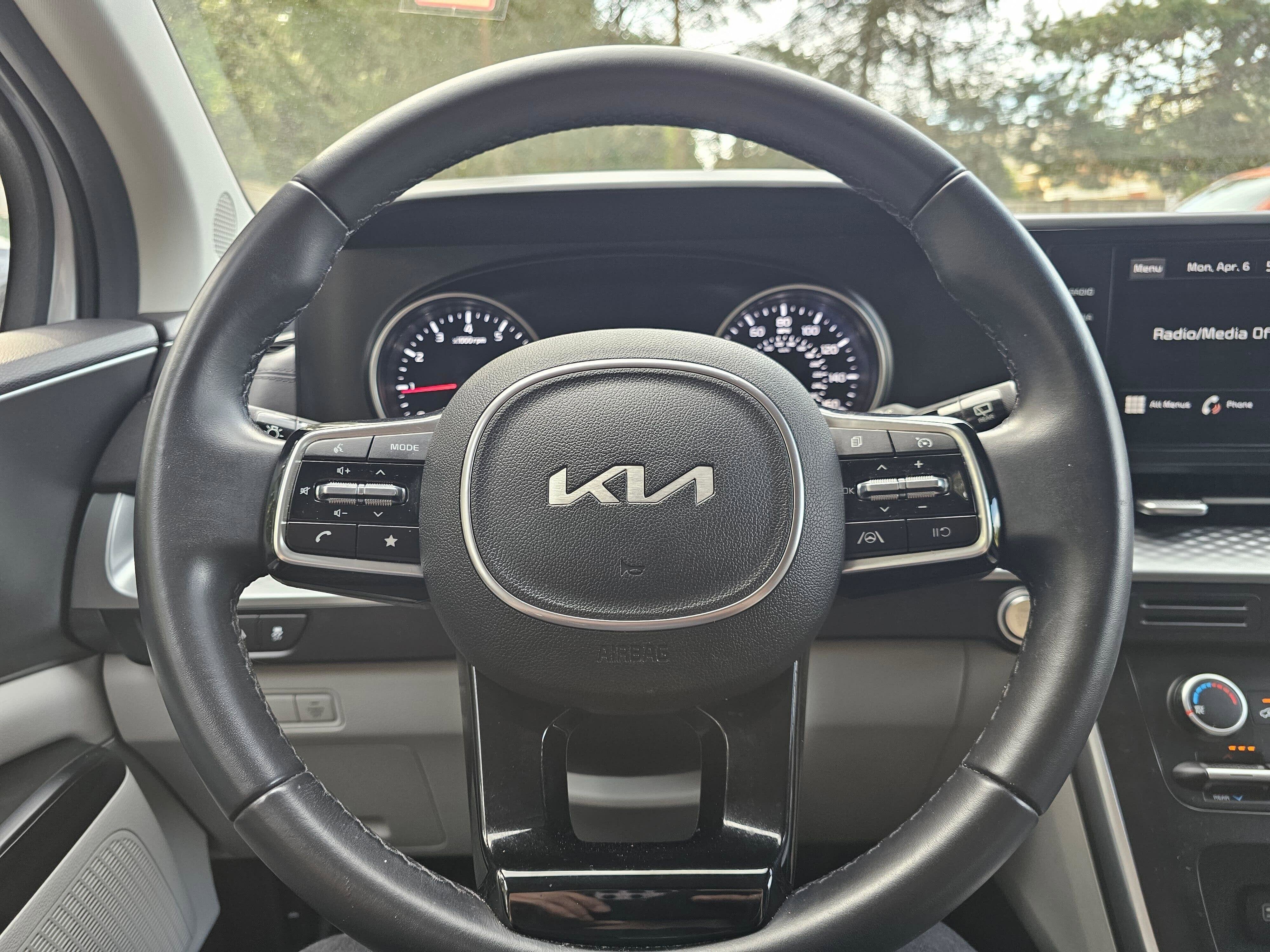 2022 Kia Carnival LXS