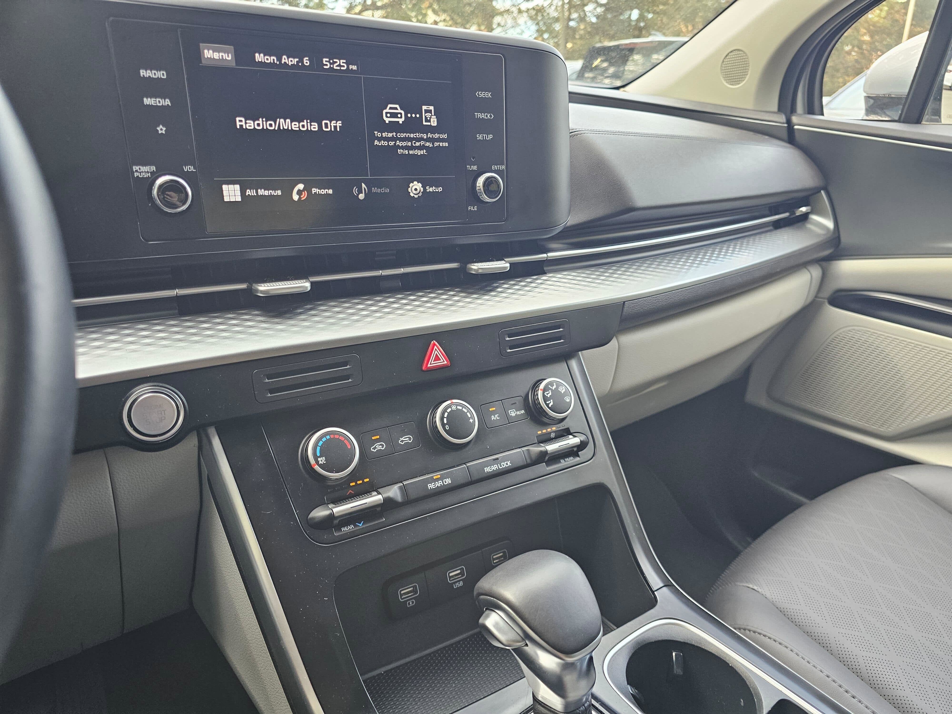 2022 Kia Carnival LXS
