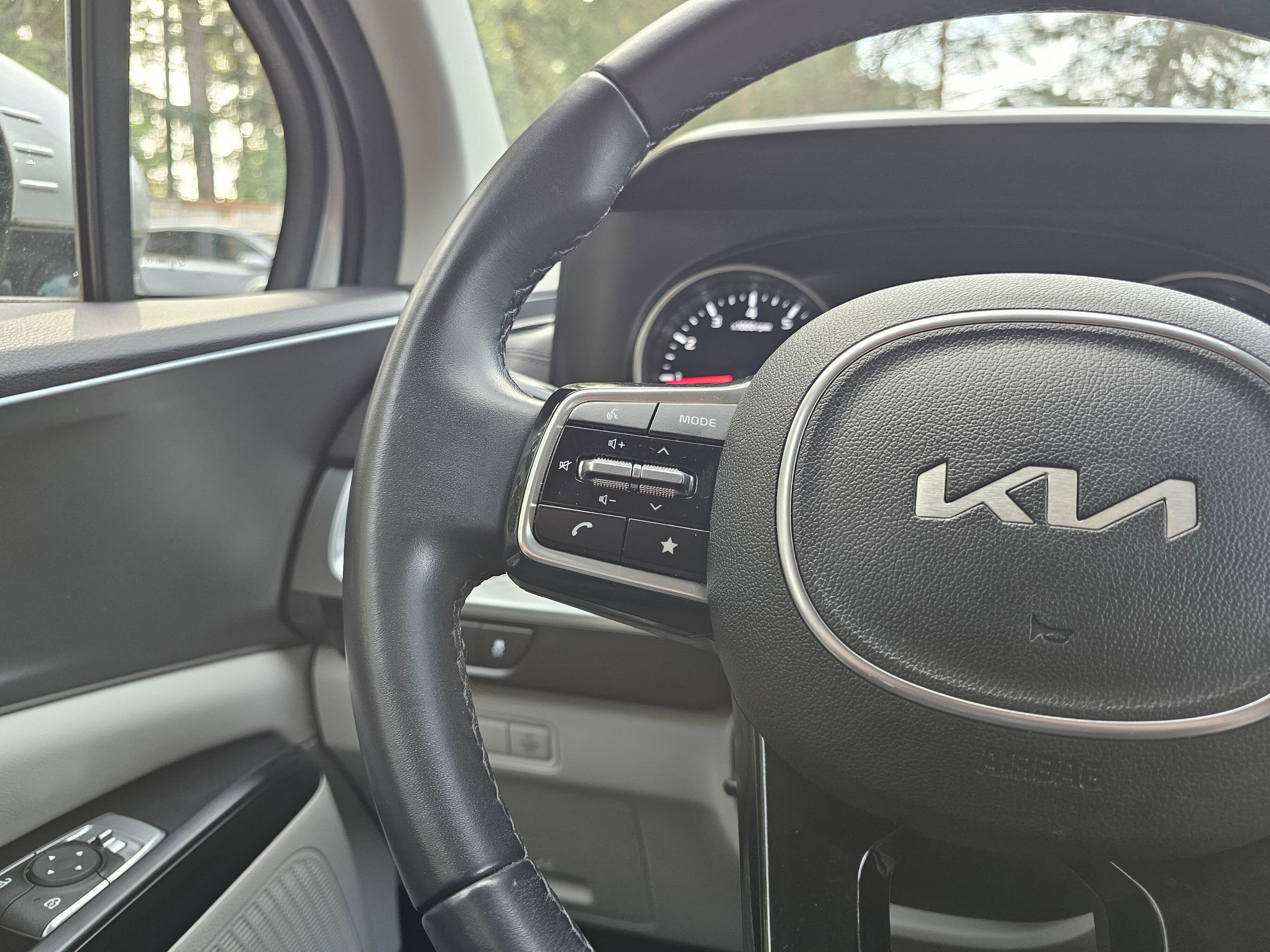 2022 Kia Carnival LXS