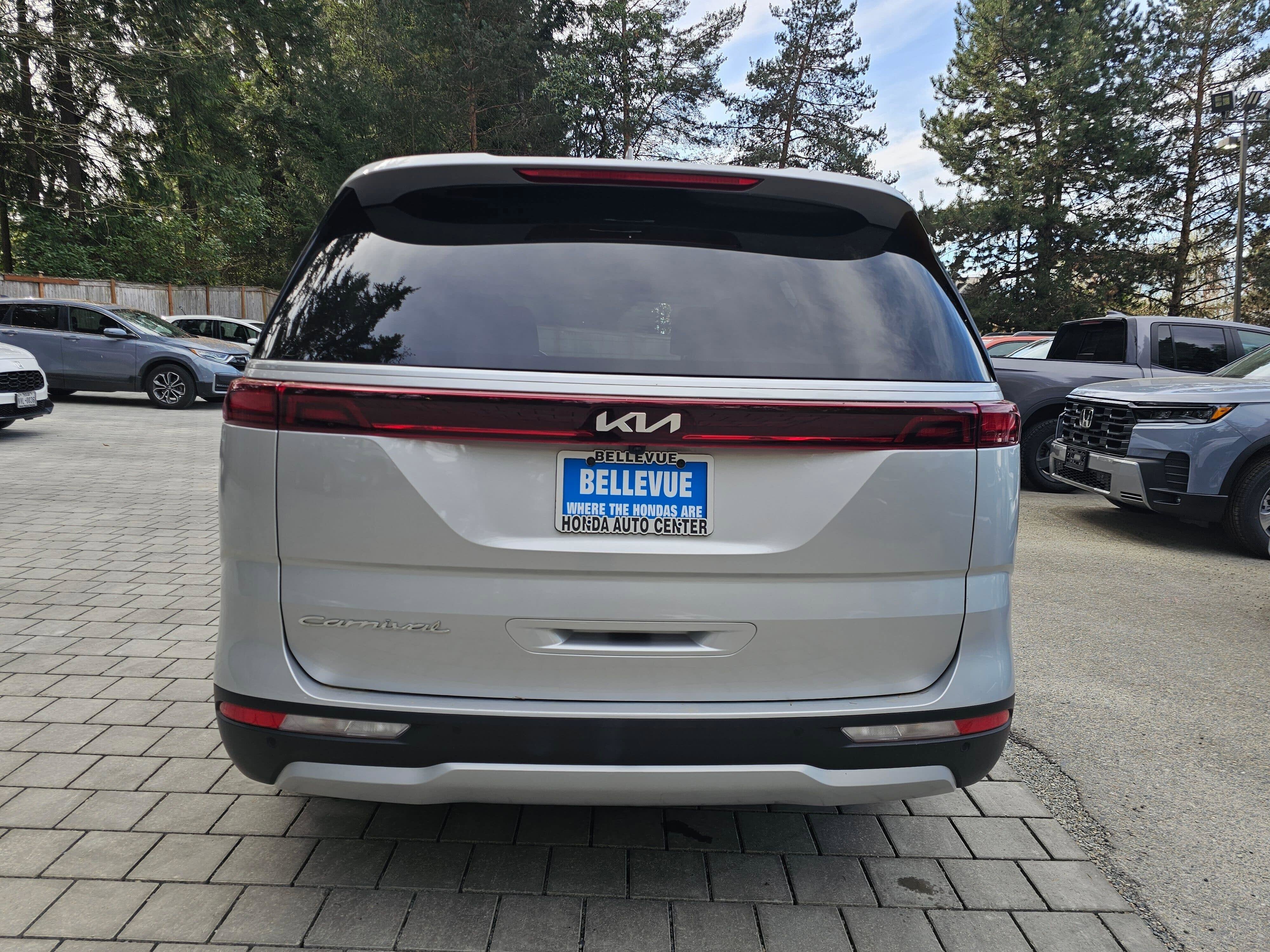 2022 Kia Carnival LXS
