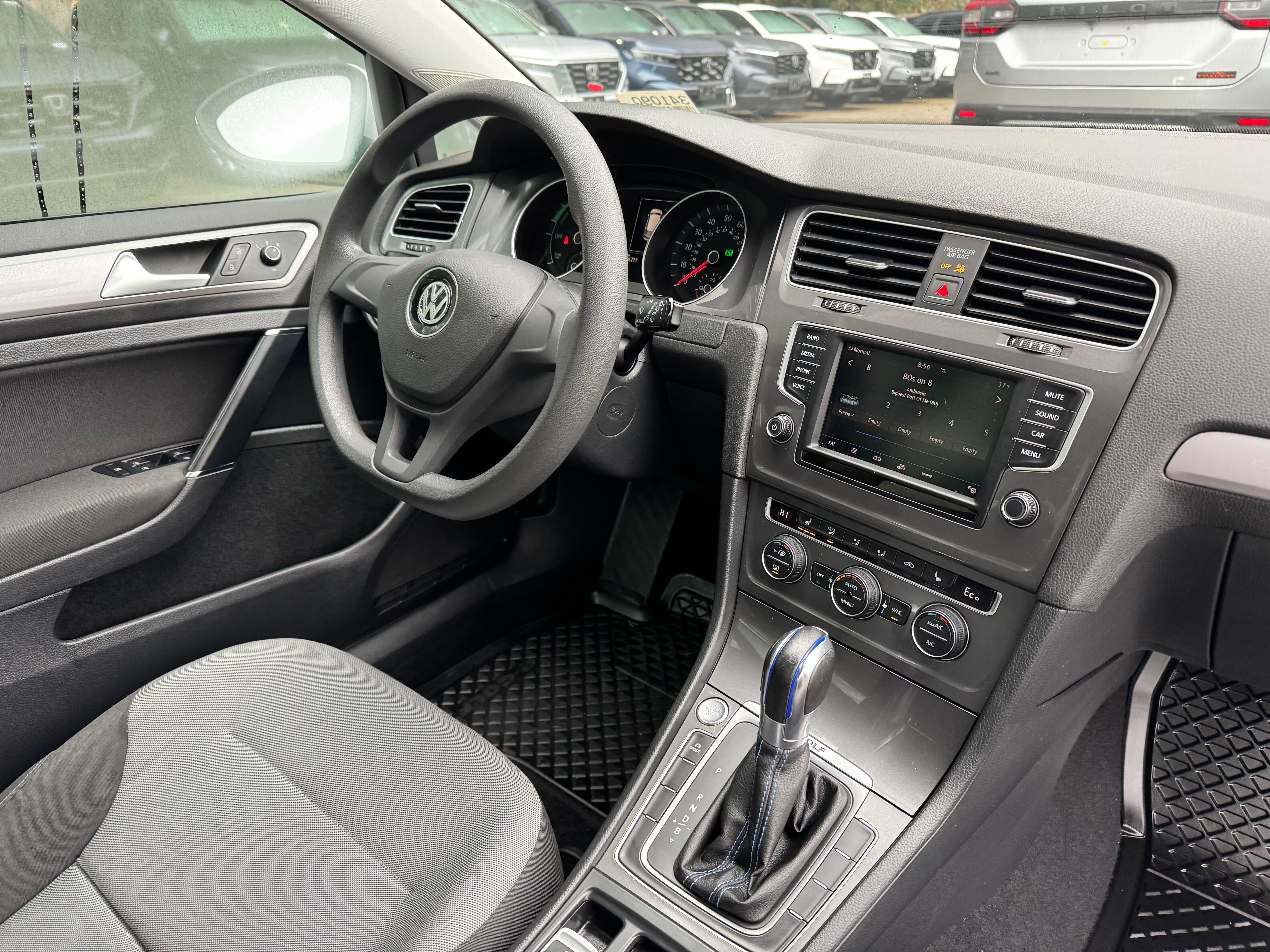 2016 Volkswagen e-Golf SE