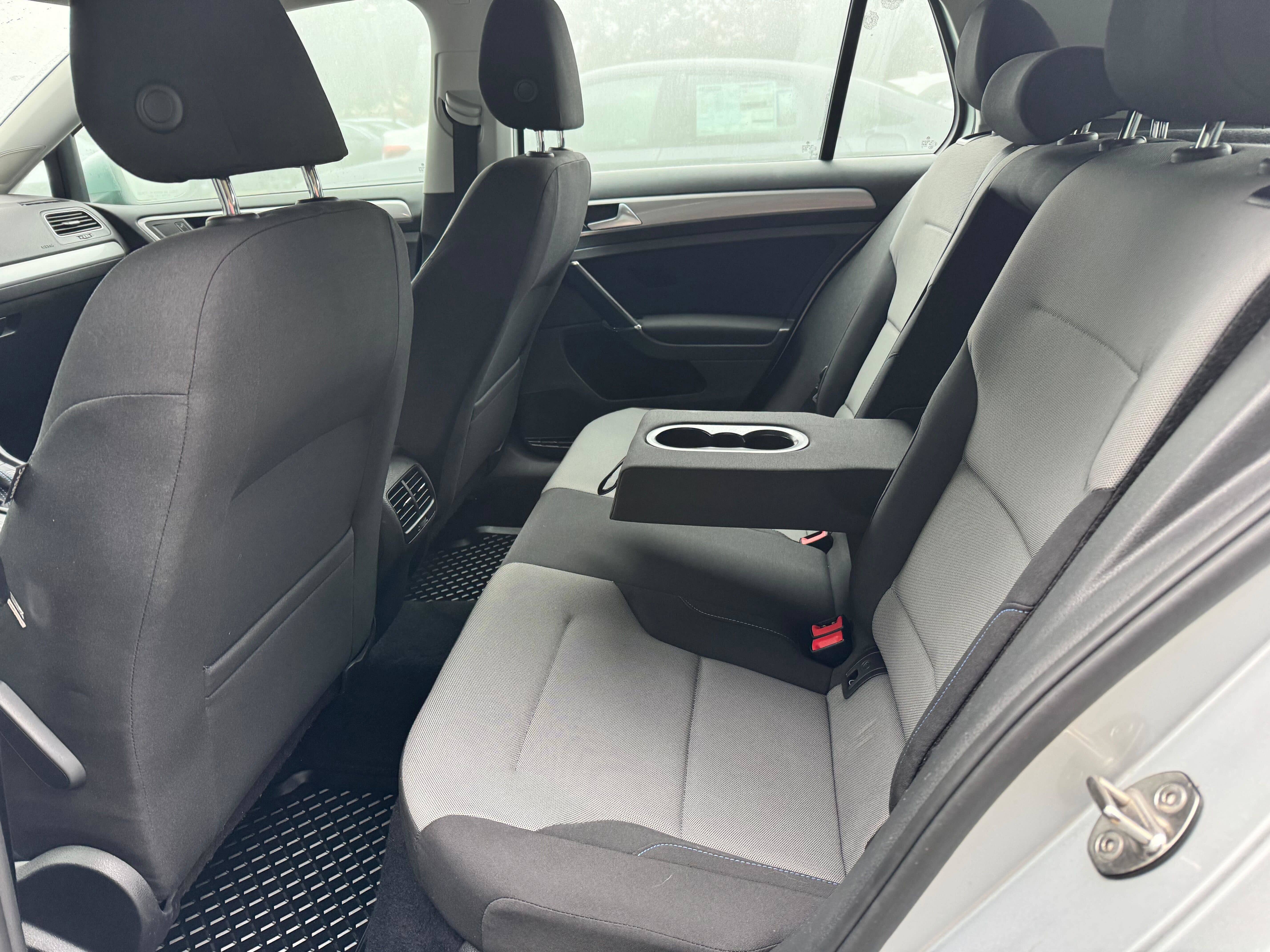 2016 Volkswagen e-Golf SE